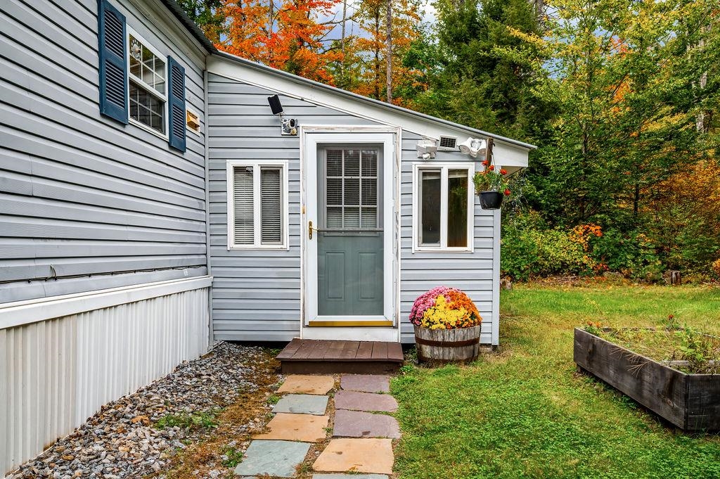 Photo 4 of Manufactured home for sale at 41 Pleasant Ln, Warner, NH 03278 | MLS# 5112488 | Listing updated on 2026-10-07