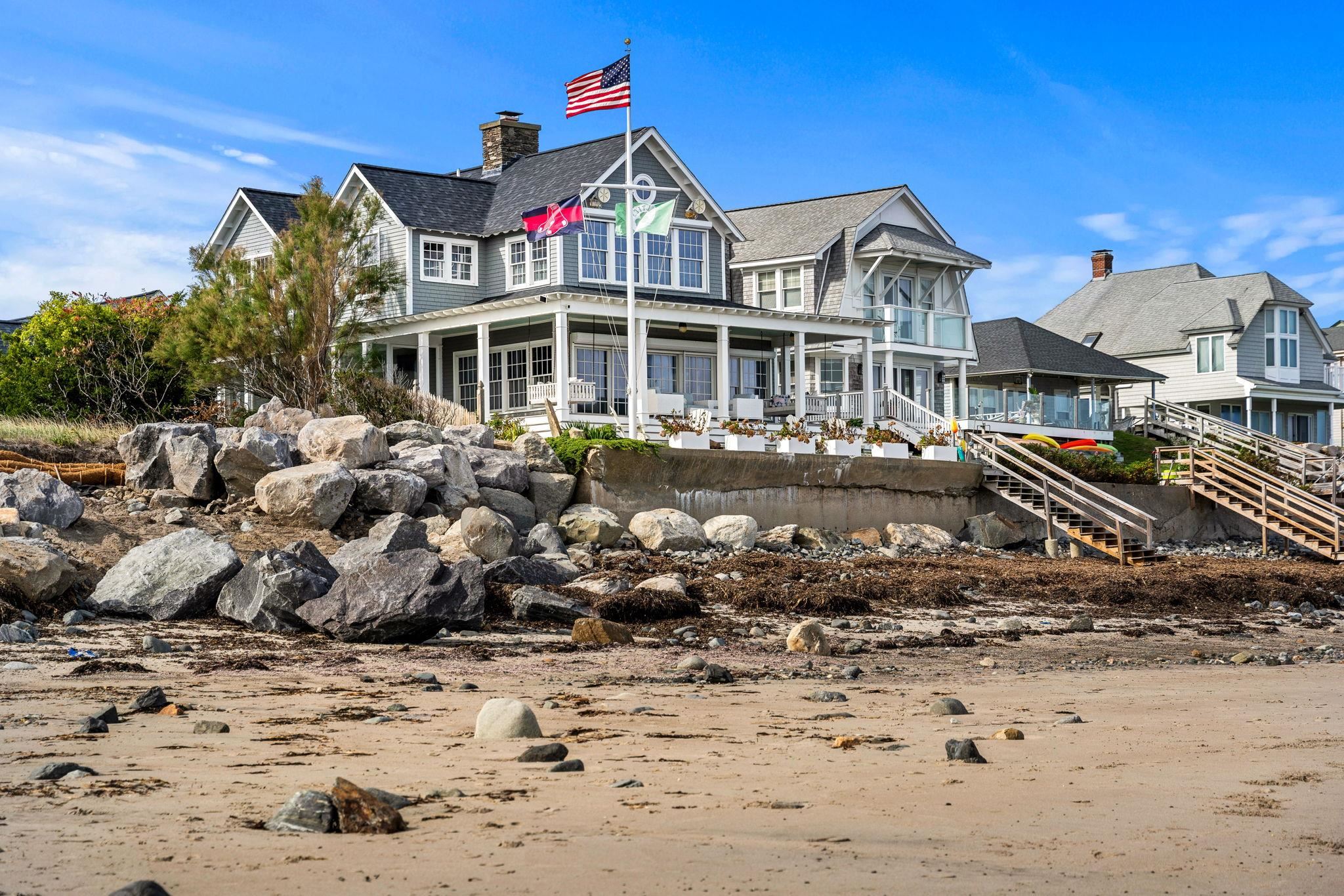 Photo 1 of Single family home for sale at 1016 Ocean Blvd, Hampton, NH 03842 | MLS# 5112492 | Listing updated on 2026-10-07