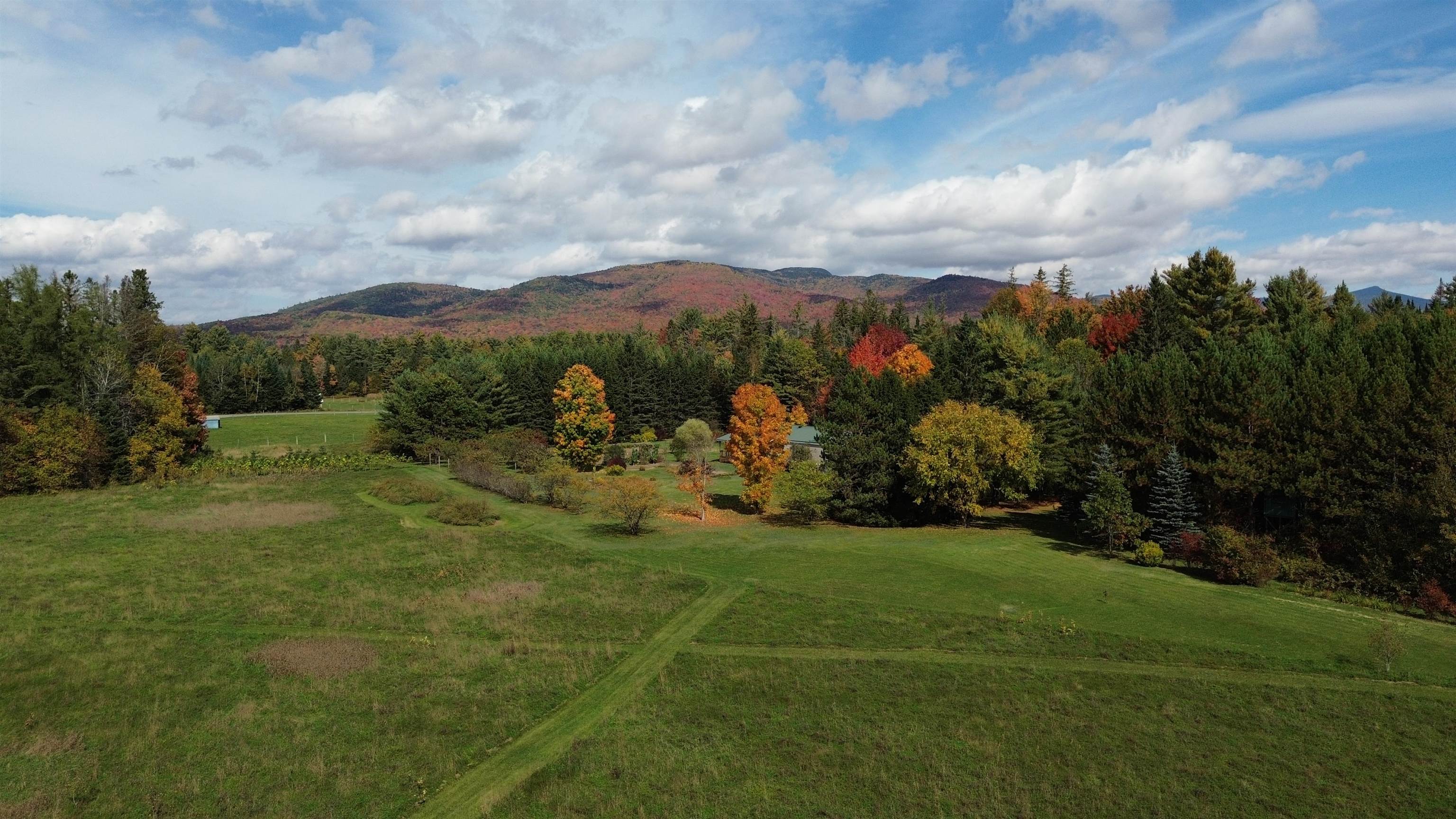 Photo 2 of Manufactured home for sale at 421 Us Rte 3, North Stratford, NH 03590 | MLS# 5112578 | Listing updated on 2026-10-03