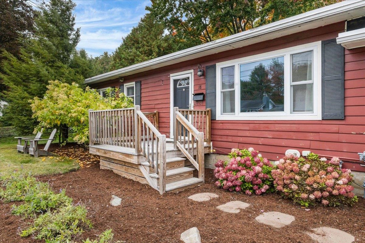 Photo 3 of Single family home for sale at 18 Victory Dr, South Burlington, VT 05403 | MLS# 5112595 | Listing updated on 2026-10-03