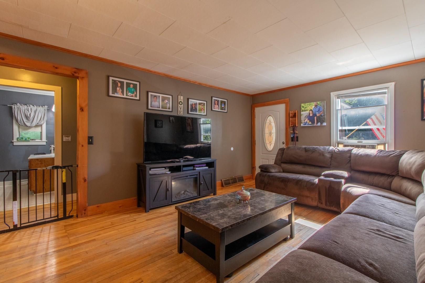 Photo 4 of Single family home for sale at 281 Sunset Ter, Derby Line, VT 05830 | MLS# 5112636 | Listing updated on 2026-10-02