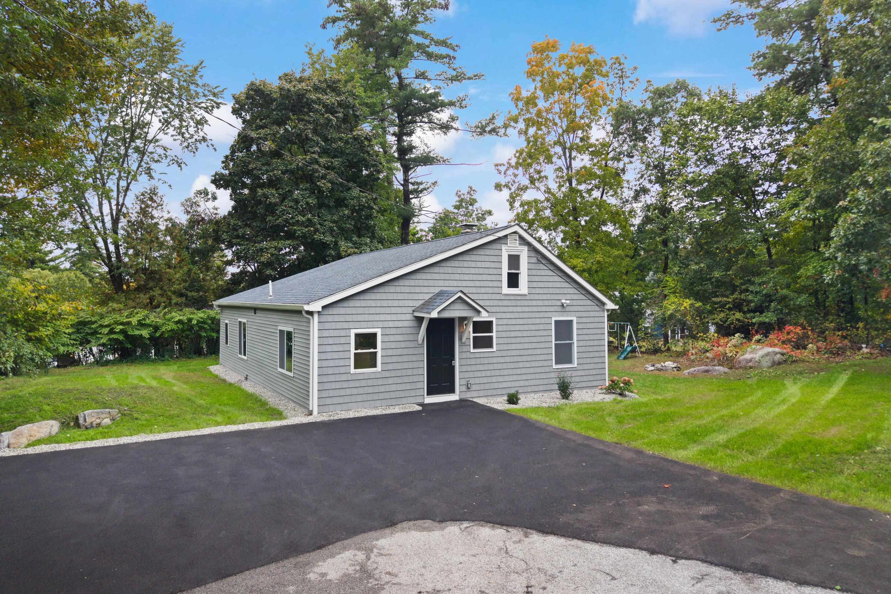 Photo 2 of Single family home for sale at 20 Highland Ln, Manchester, NH 03109 | MLS# 5112650 | Listing updated on 2026-10-07