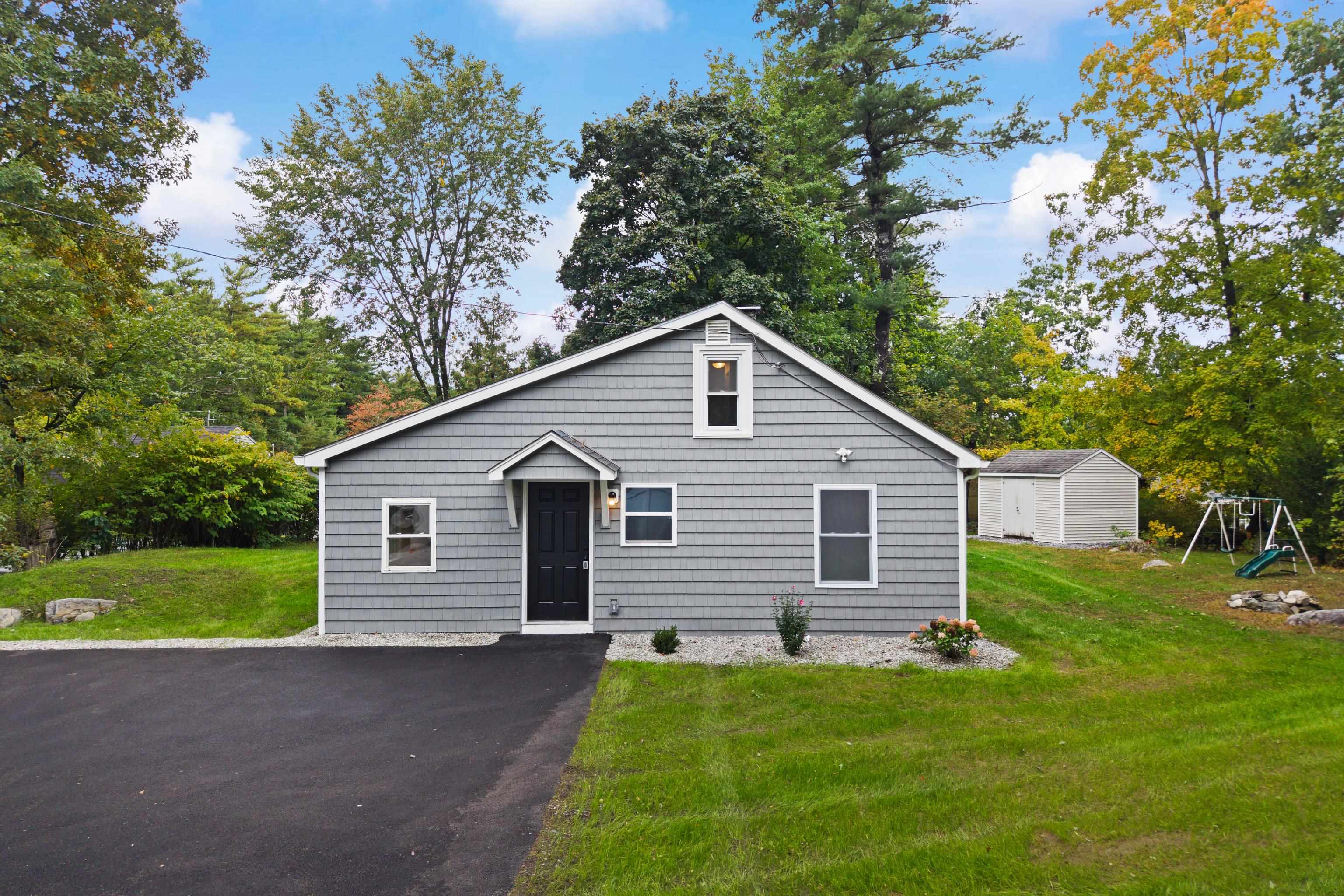 Photo 3 of Single family home for sale at 20 Highland Ln, Manchester, NH 03109 | MLS# 5112650 | Listing updated on 2026-10-07