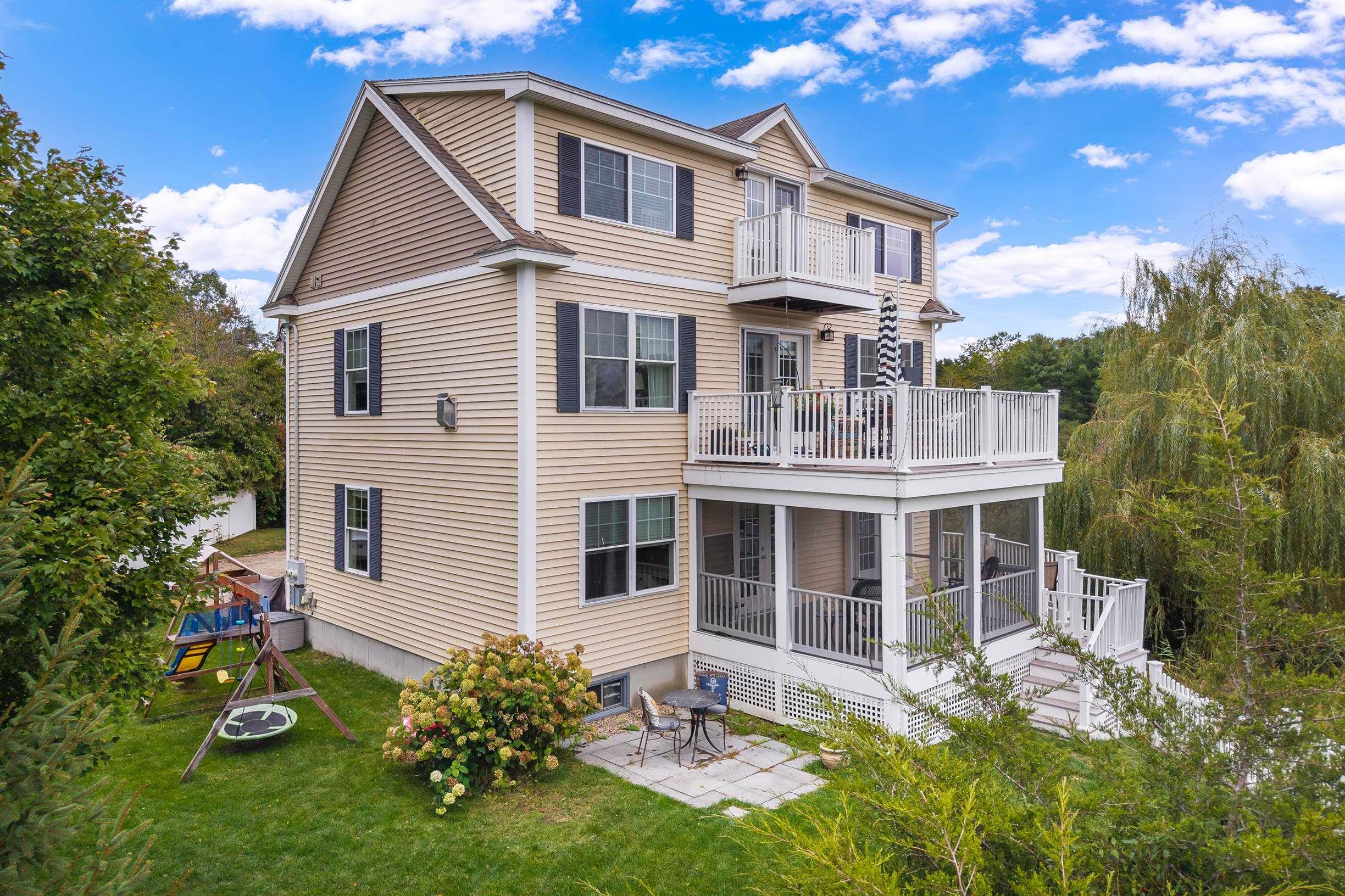 Photo 2 of Single family home for sale at 51 Flint Rock Dr, York, ME 03909 | MLS# 5112671 | Listing updated on 2026-10-02