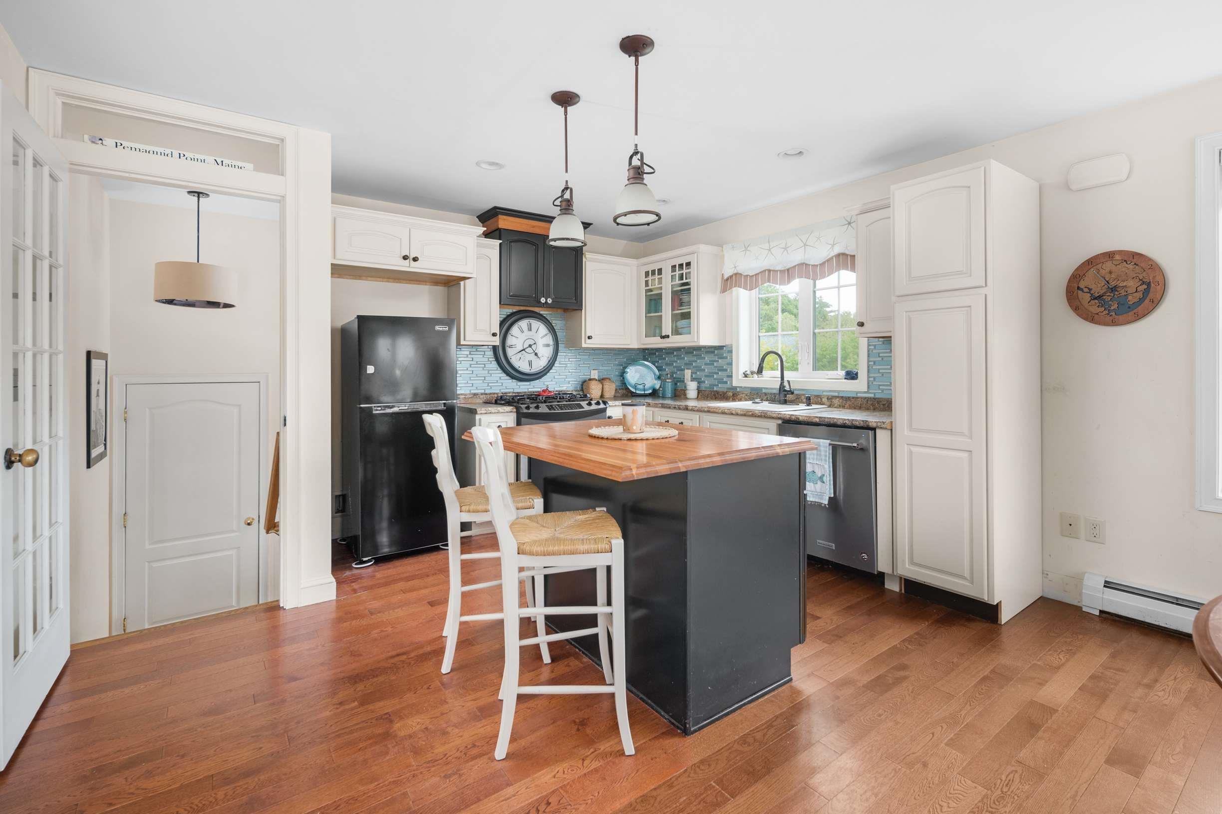 Photo 4 of Single family home for sale at 51 Flint Rock Dr, York, ME 03909 | MLS# 5112671 | Listing updated on 2026-10-02