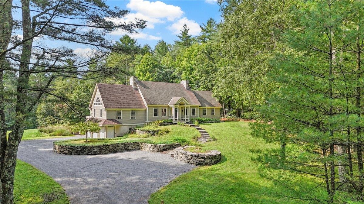 Photo 3 of Single family home for sale at 235 Birch Grv, Arlington, VT 05250 | MLS# 5112710 | Listing updated on 2026-10-03