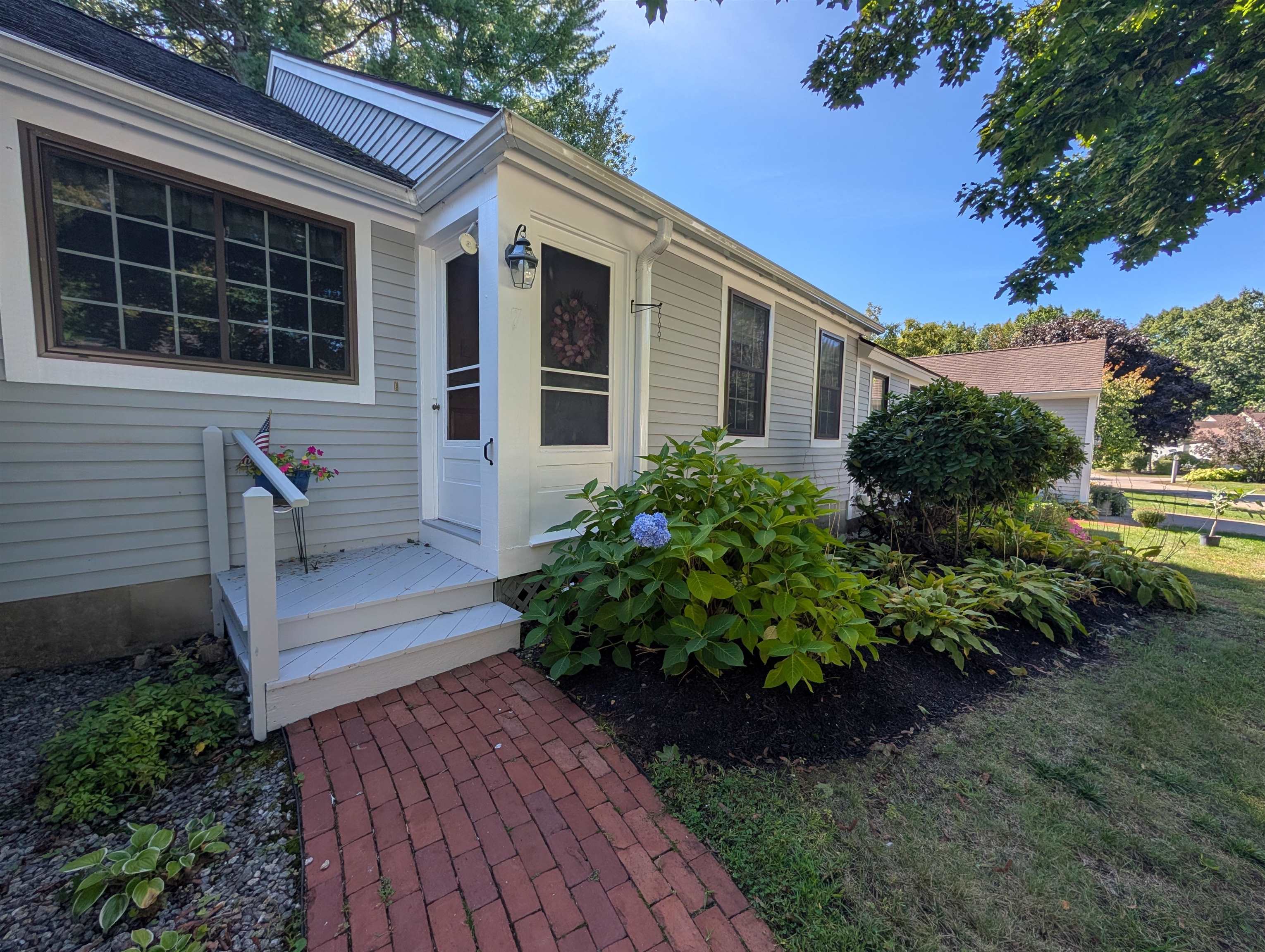 7 Tanglewood Lane, Laconia, NH photo 2