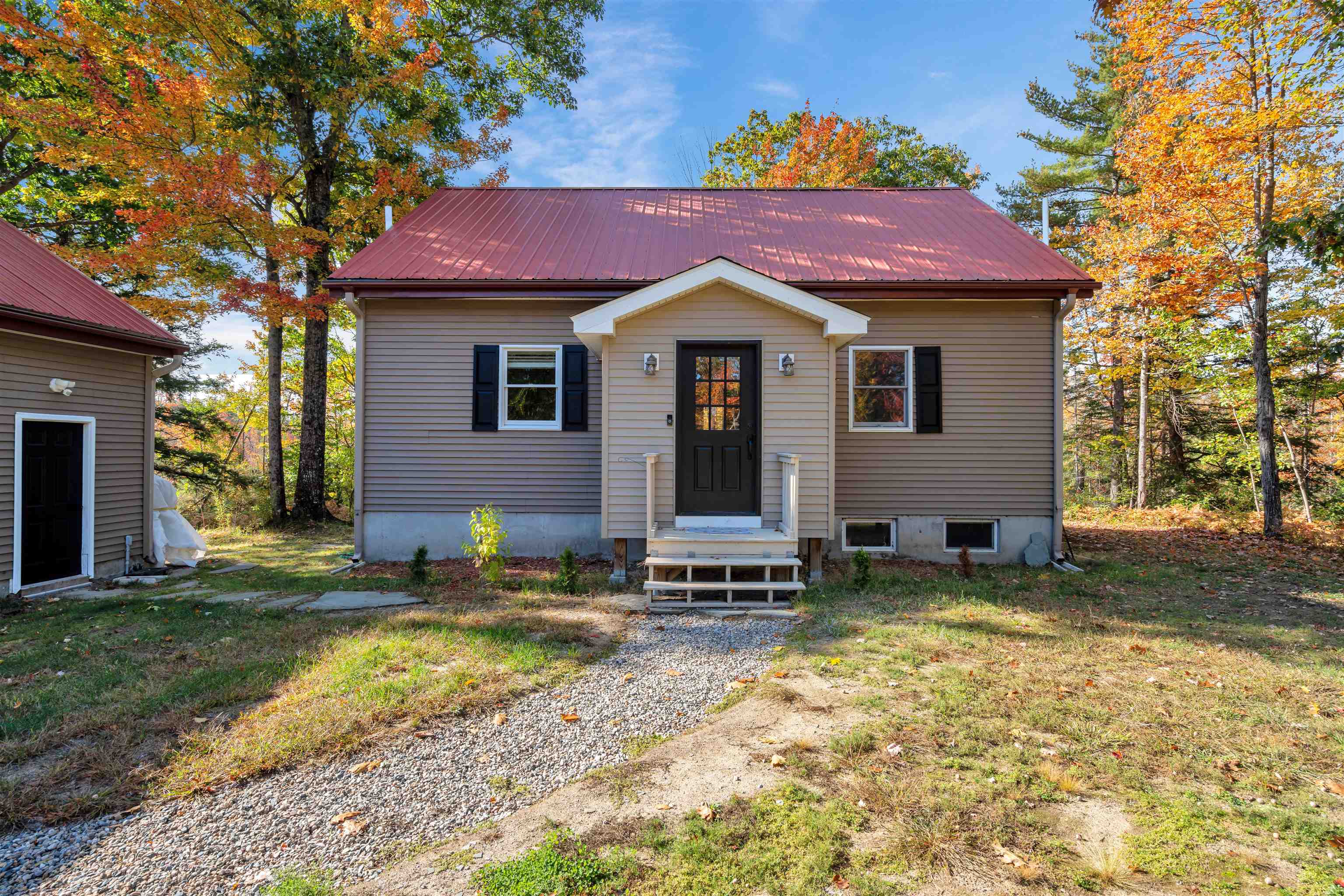 Photo 2 of Single family home for sale at 258 Pine River Rd, Effingham, NH 03882 | MLS# 5112785 | Listing updated on 2026-10-06
