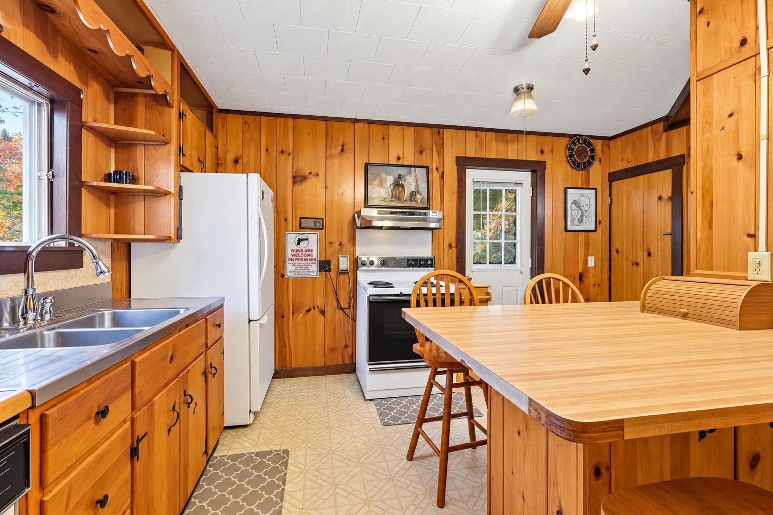 26 Mill Street, Pittsburg, NH photo 5