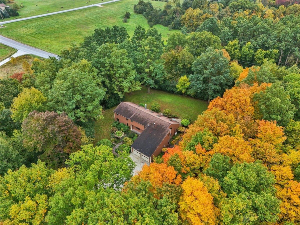 Photo 2 of Single family home for sale at 63 Phillip Ln, Shelburne, VT 05482 | MLS# 5112866 | Listing updated on 2026-10-05