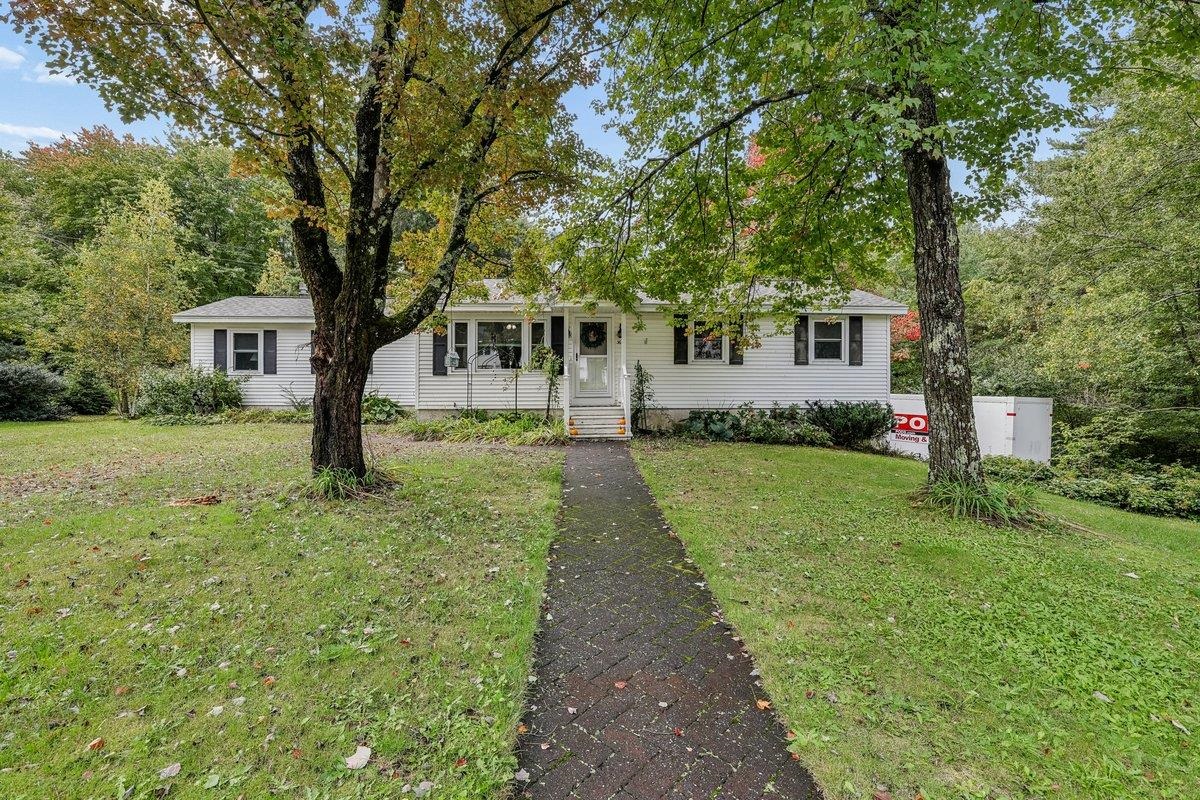Photo 3 of Single family home for sale at 36 Constance St, Merrimack, NH 03054 | MLS# 5112912 | Listing updated on 2026-10-06