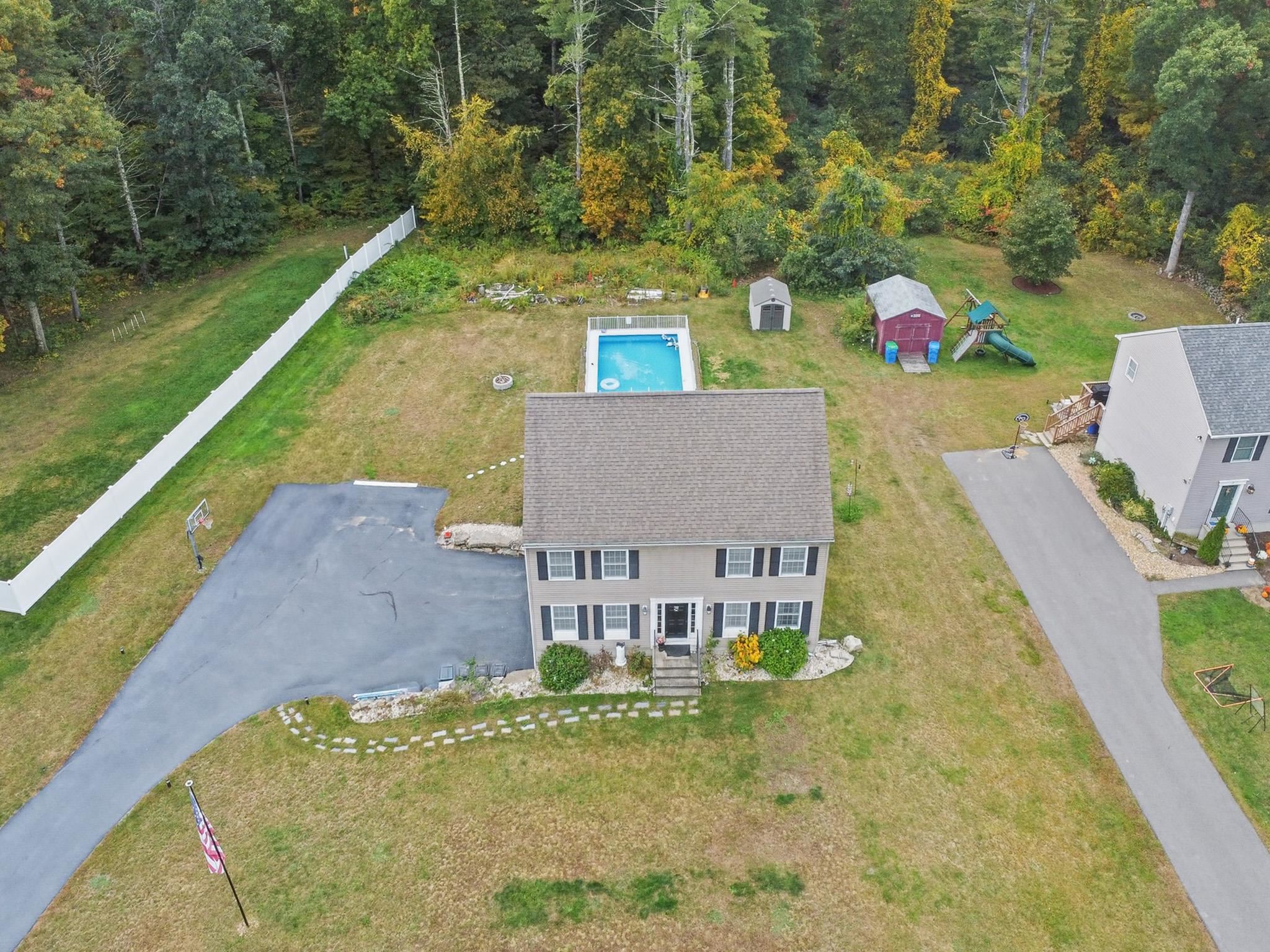 Photo 3 of Single family home for sale at 5 Middleridge Rd, Derry, NH 03038 | MLS# 5112915 | Listing updated on 2026-10-06