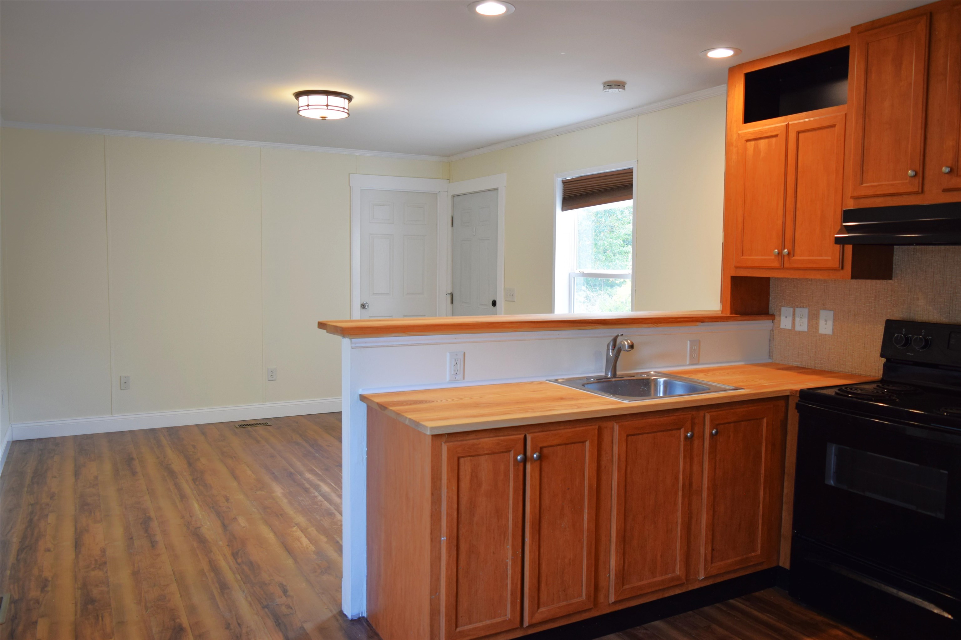 Photo 2 of Manufactured home for sale at 26 Morton St, Exeter, NH 03833 | MLS# 5112924 | Listing updated on 2026-10-07