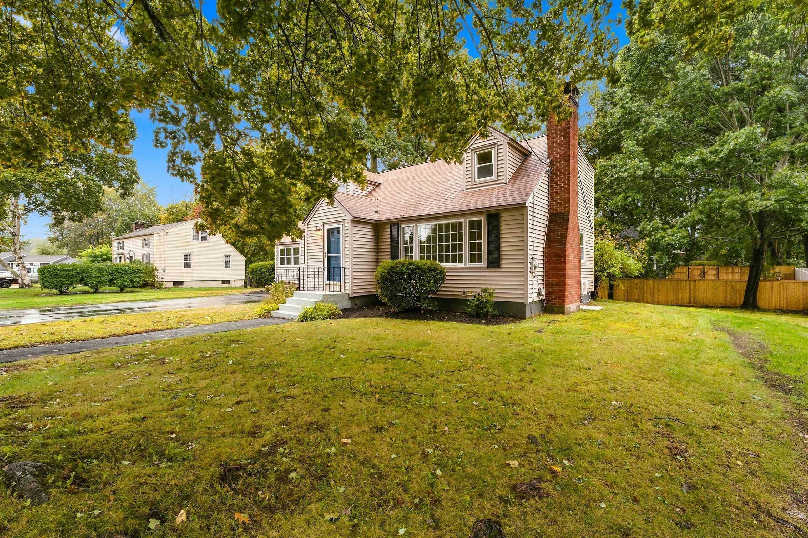 Photo 2 of Single family home for sale at 3 Stevens Ct, Exeter, NH 03833 | MLS# 5113033 | Listing updated on 2026-10-07