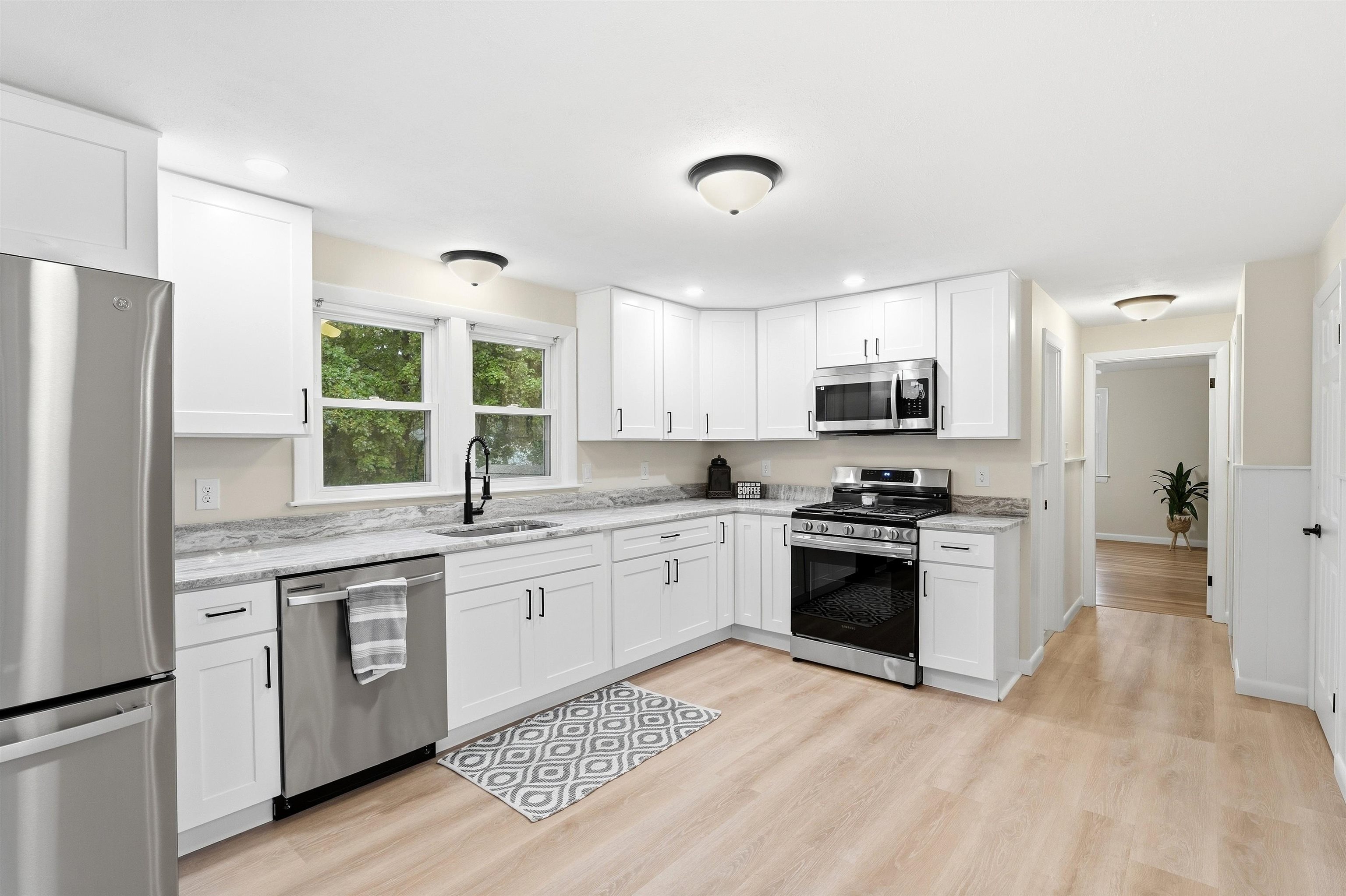 Photo 3 of Single family home for sale at 3 Stevens Ct, Exeter, NH 03833 | MLS# 5113033 | Listing updated on 2026-10-07