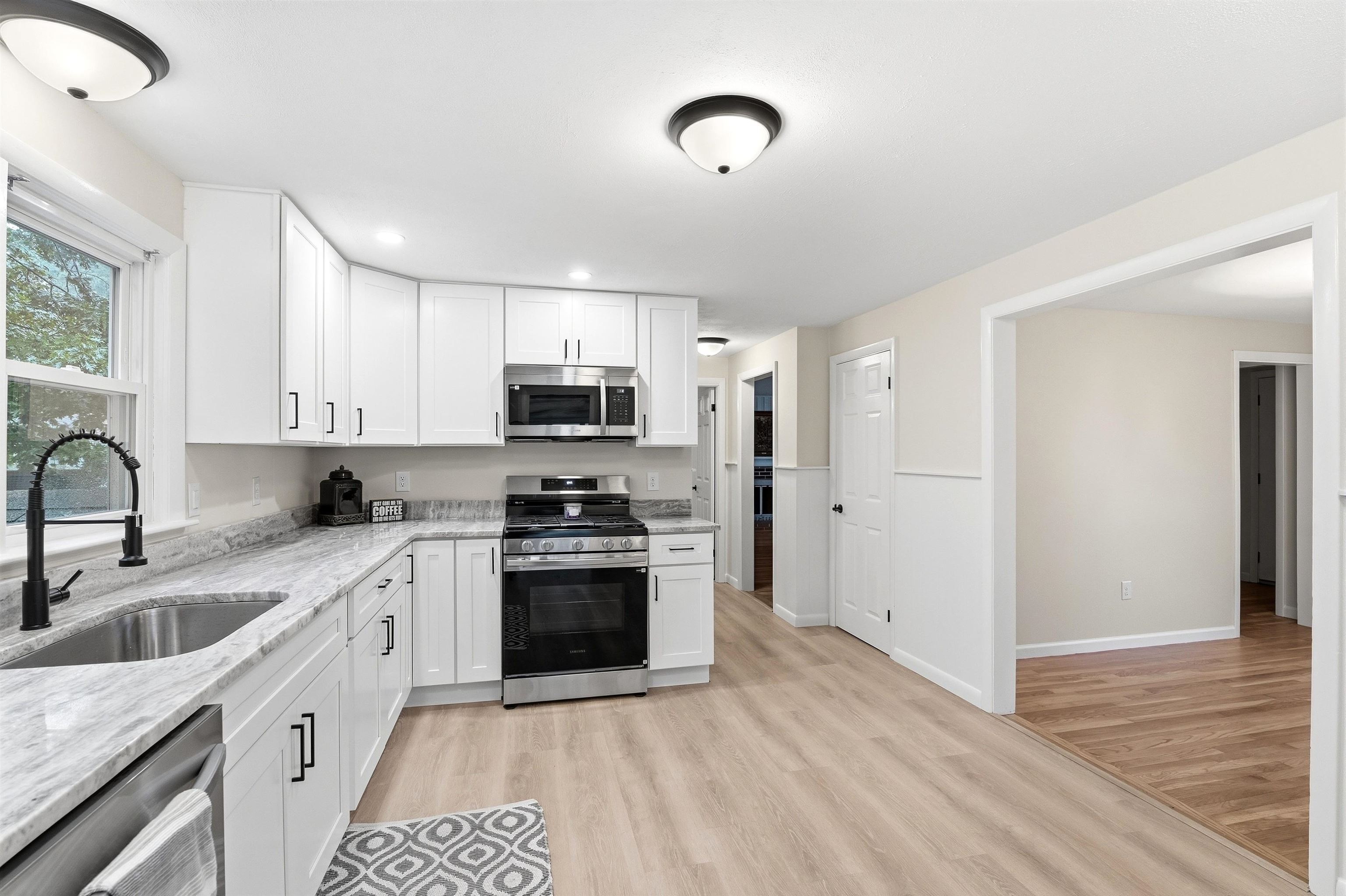 Photo 3 of Single family home for sale at 3 Stevens Ct, Exeter, NH 03833 | MLS# 5113033 | Listing updated on 2026-10-07
