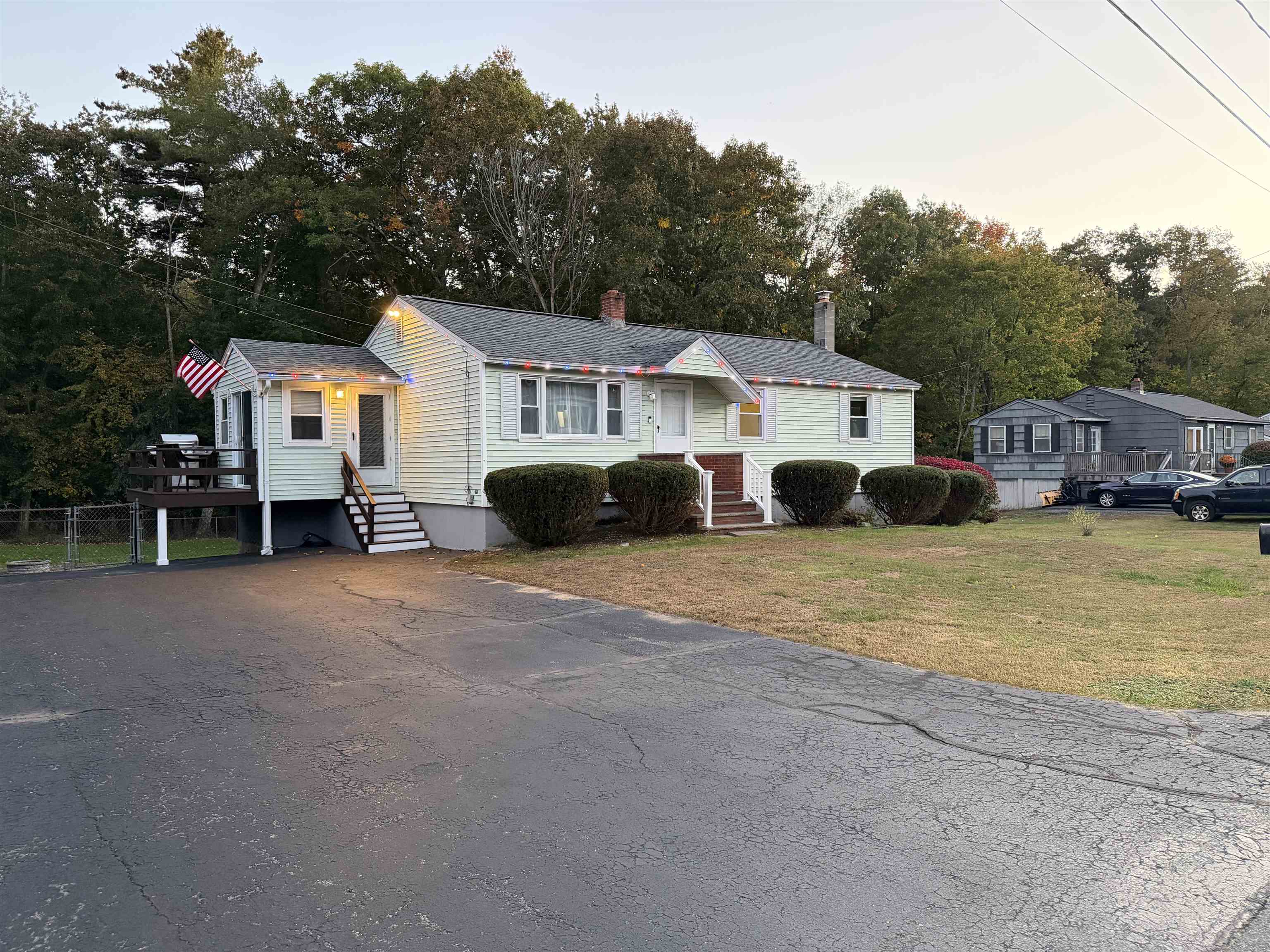 Photo 2 of Single family home for sale at 11 Royal Cir, Salem, NH 03079 | MLS# 5113111 | Listing updated on 2026-10-06