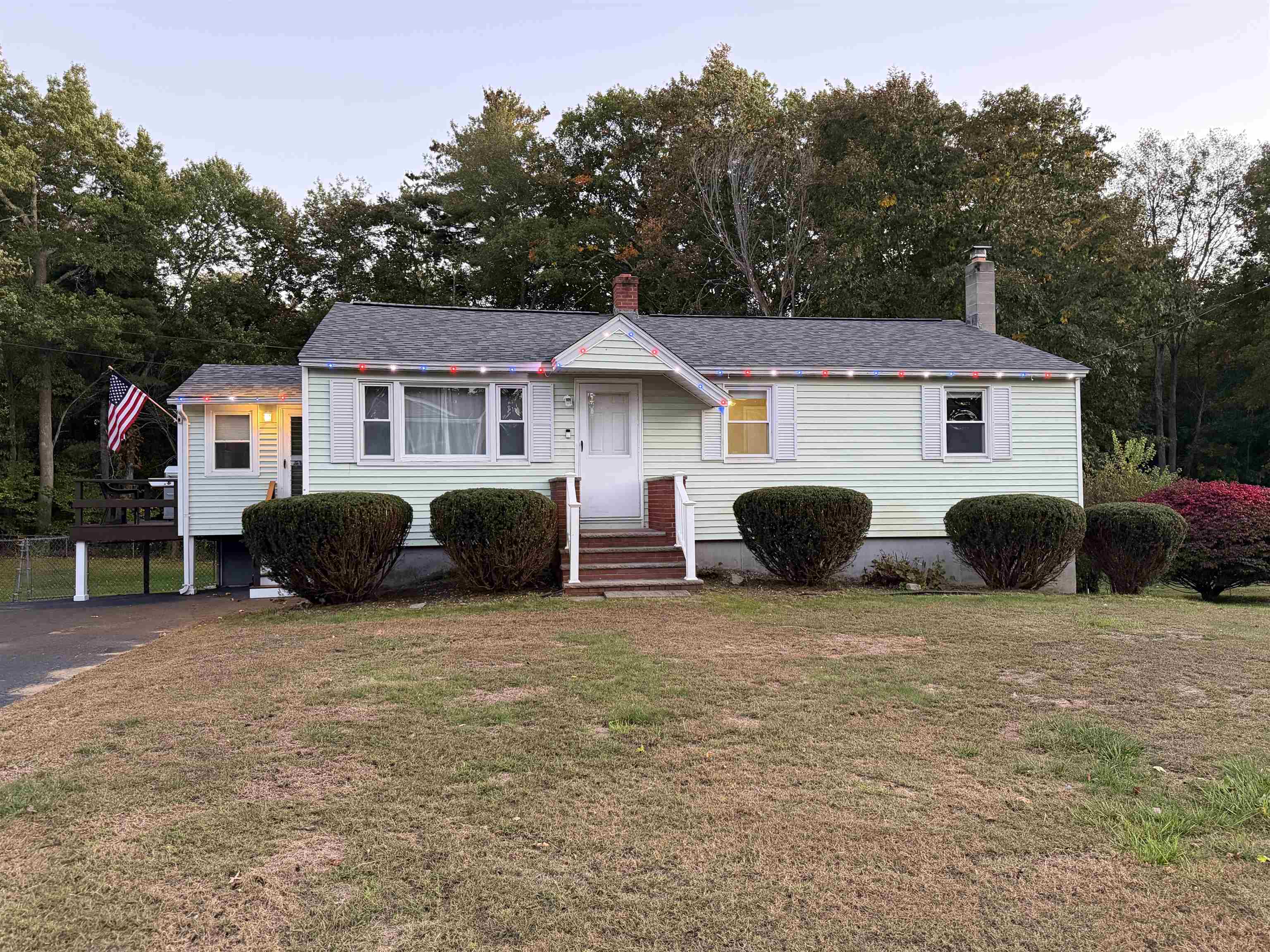 Photo 3 of Single family home for sale at 11 Royal Cir, Salem, NH 03079 | MLS# 5113111 | Listing updated on 2026-10-06