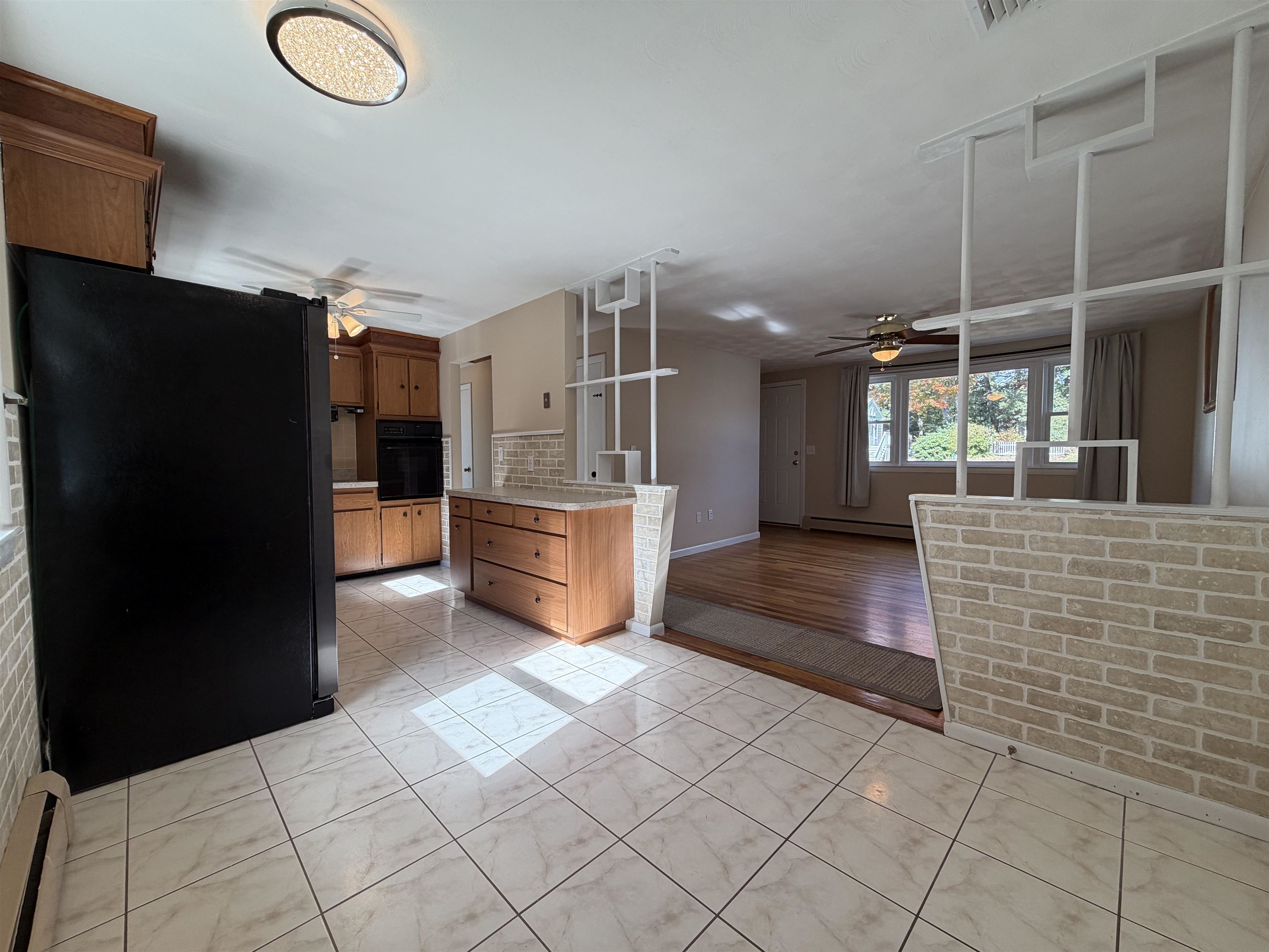 Photo 4 of Single family home for sale at 11 Royal Cir, Salem, NH 03079 | MLS# 5113111 | Listing updated on 2026-10-06