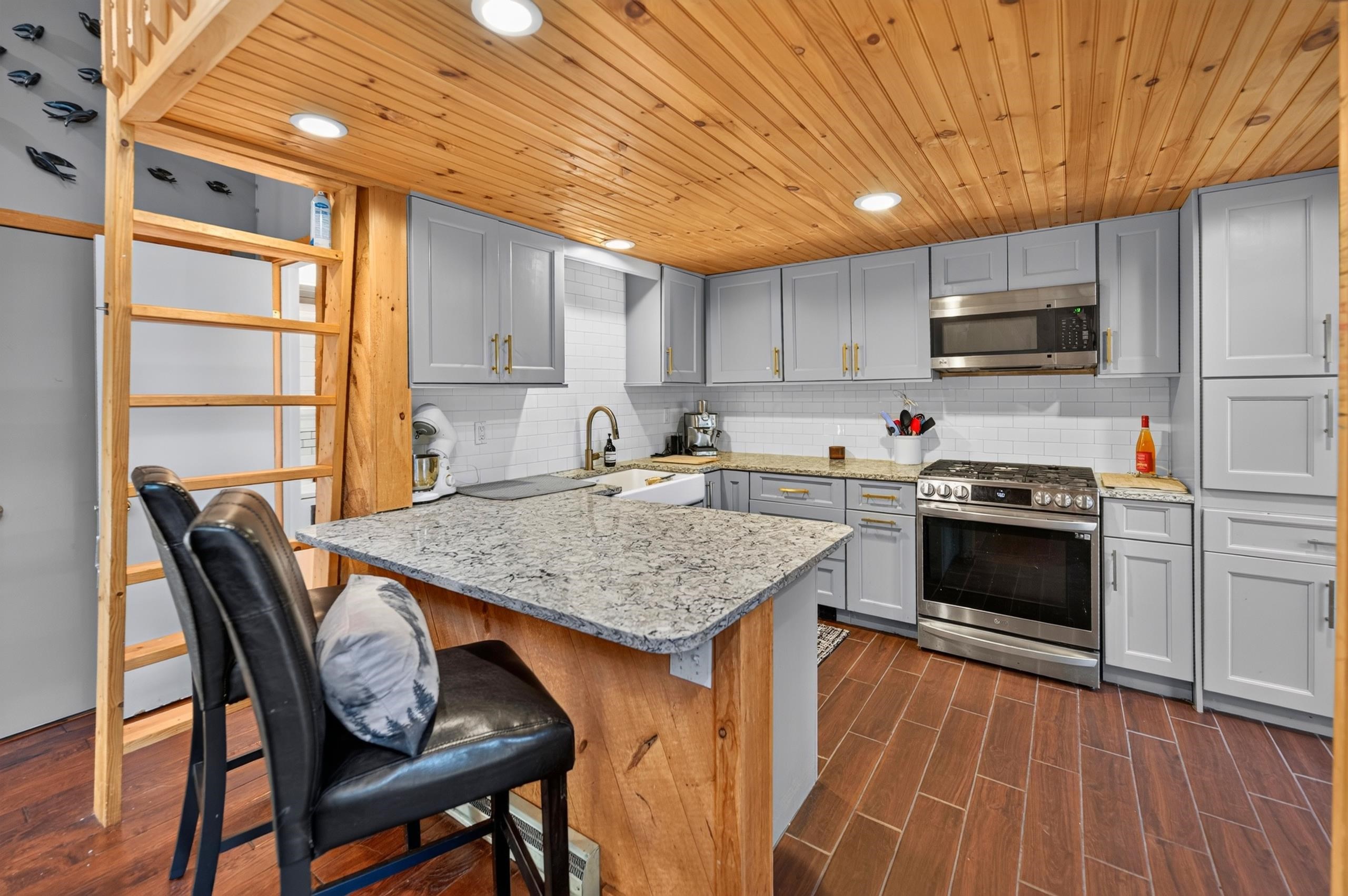Photo 4 of Single family home for sale at 90 Big Bnd Loop, Wilmington, VT 05363 | MLS# 5113132 | Listing updated on 2026-10-07