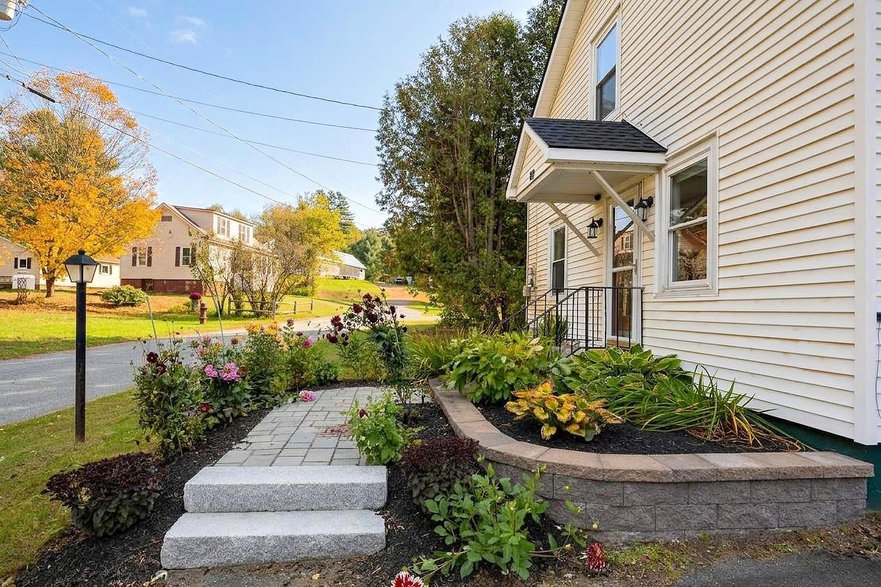 Photo 3 of Single family home for sale at 80 Duke St, Saint Johnsbury, VT 05819 | MLS# 5113156 | Listing updated on 2026-10-07