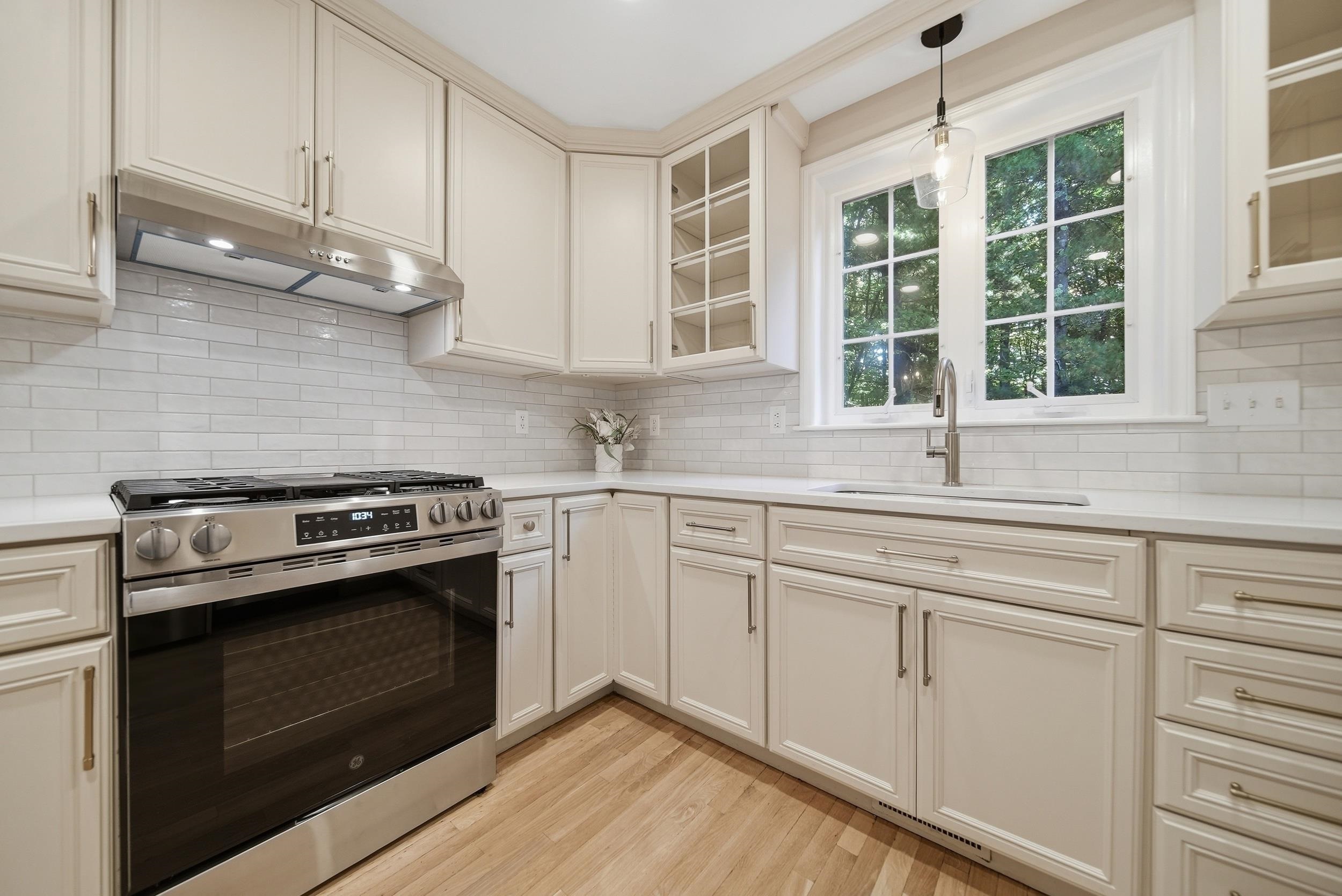 Photo 4 of Condo for sale at 17 Glencliff Way, Nashua, NH 03063 | MLS# 5113202 | Listing updated on 2026-10-08