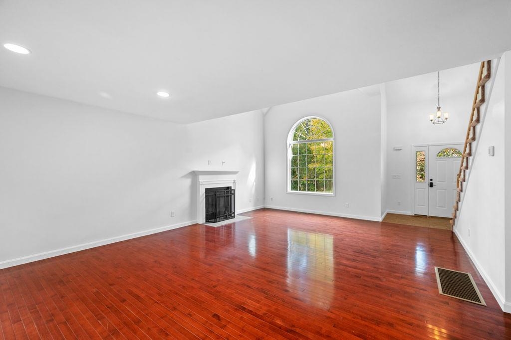 Photo 4 of Single family home for sale at 4 Winding Brk Dr, Dover, NH 03820 | MLS# 5113212 | Listing updated on 2026-10-07