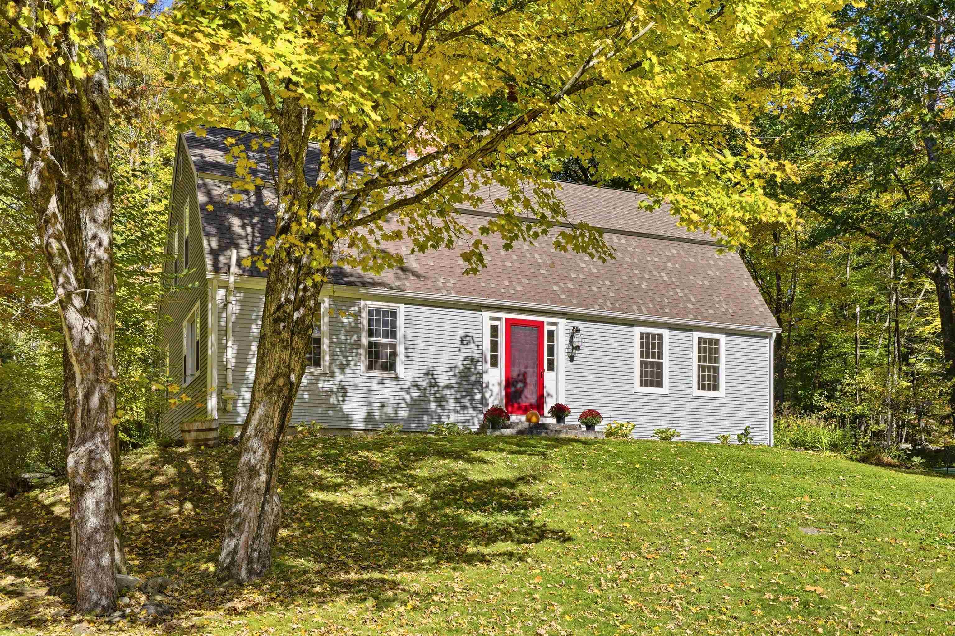 Photo 2 of Single family home for sale at 8 Baptist Hl Rd, Canterbury, NH 03224 | MLS# 5113244 | Listing updated on 2026-10-07