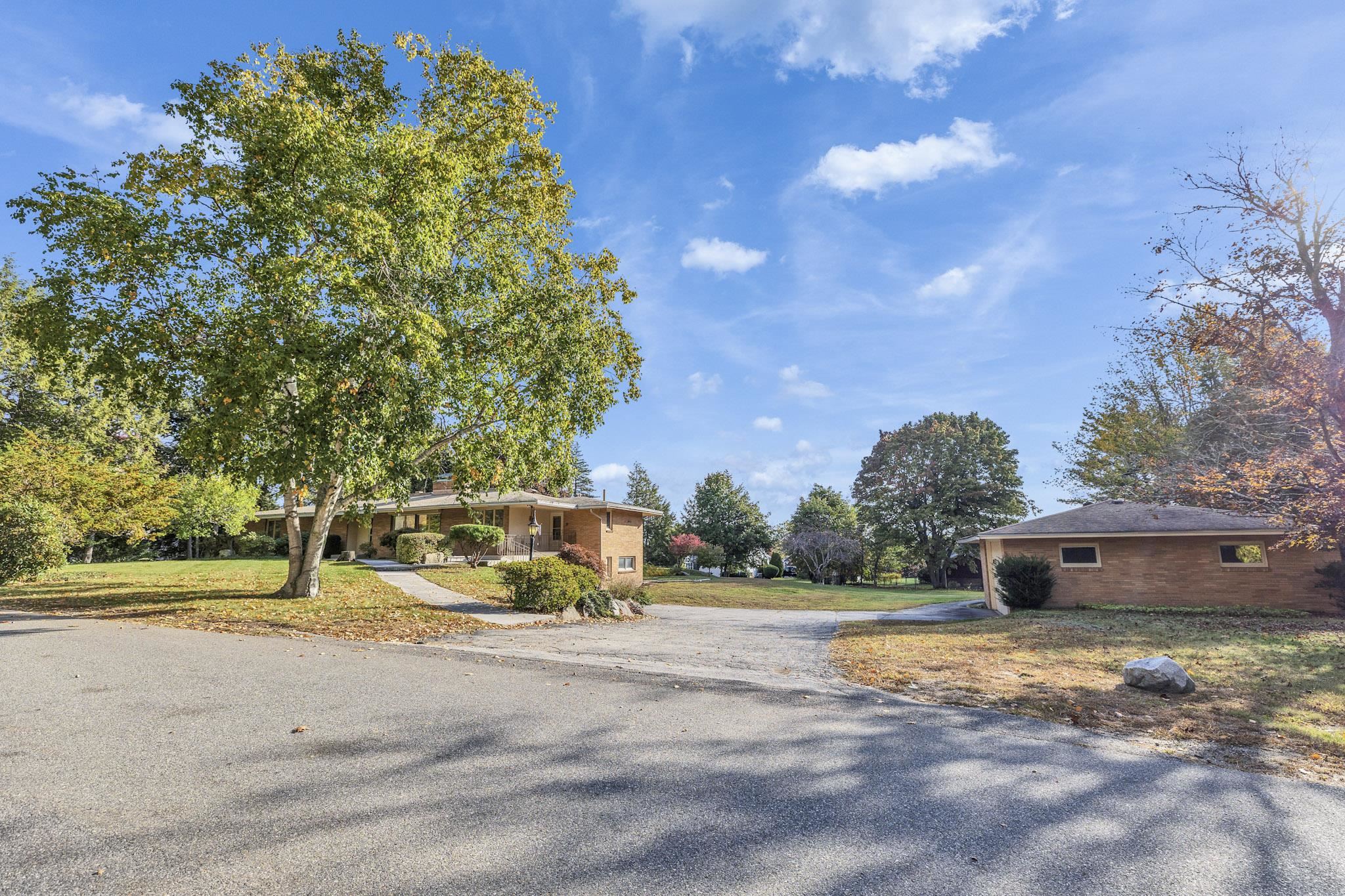 Photo 1 of Single family home for sale at 161 Lakeview Ln, Manchester, NH 03104 | MLS# 5113245 | Listing updated on 2026-10-07