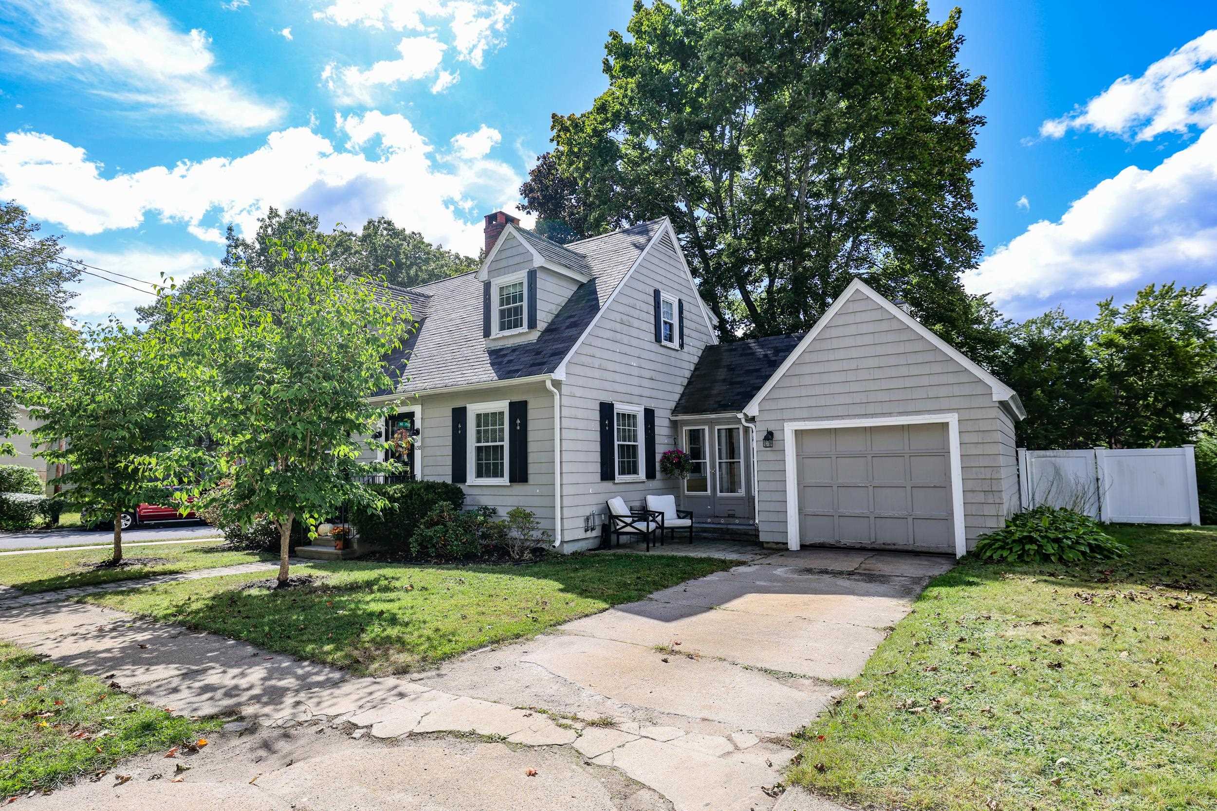 Photo 1 of Single family home for sale at 1138 Hall St, Manchester, NH 03104 | MLS# 5113255 | Listing updated on 2026-10-07
