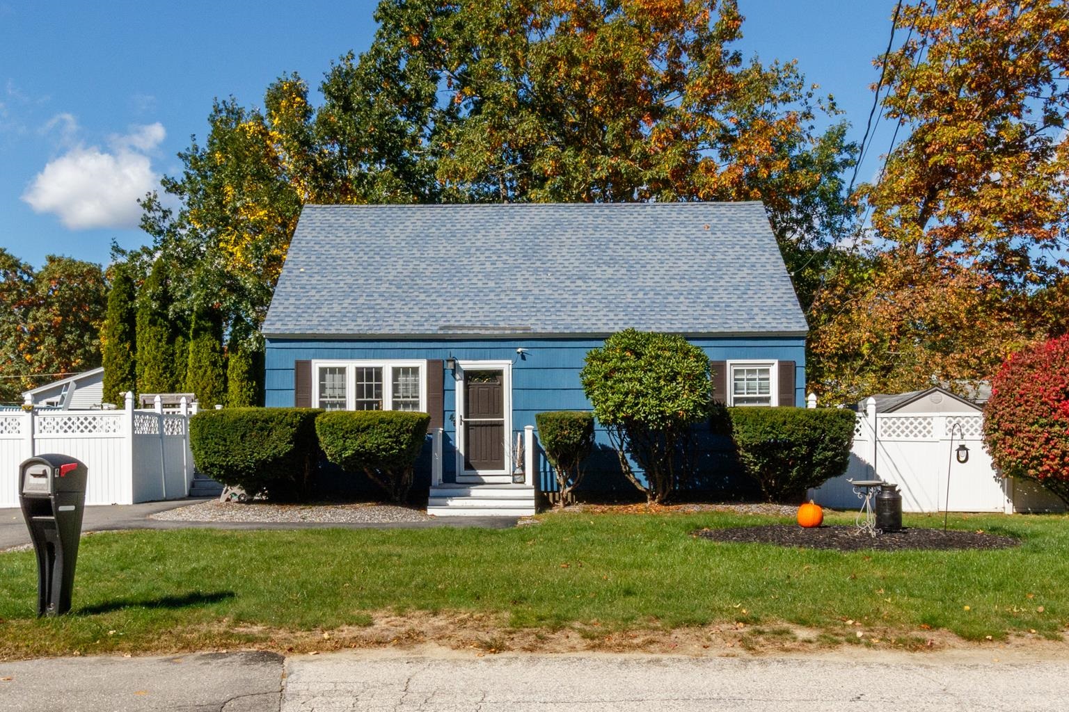 Photo 1 of Single family home for sale at 4 Blackstone St, Hudson, NH 03051 | MLS# 5113259 | Listing updated on 2026-10-07