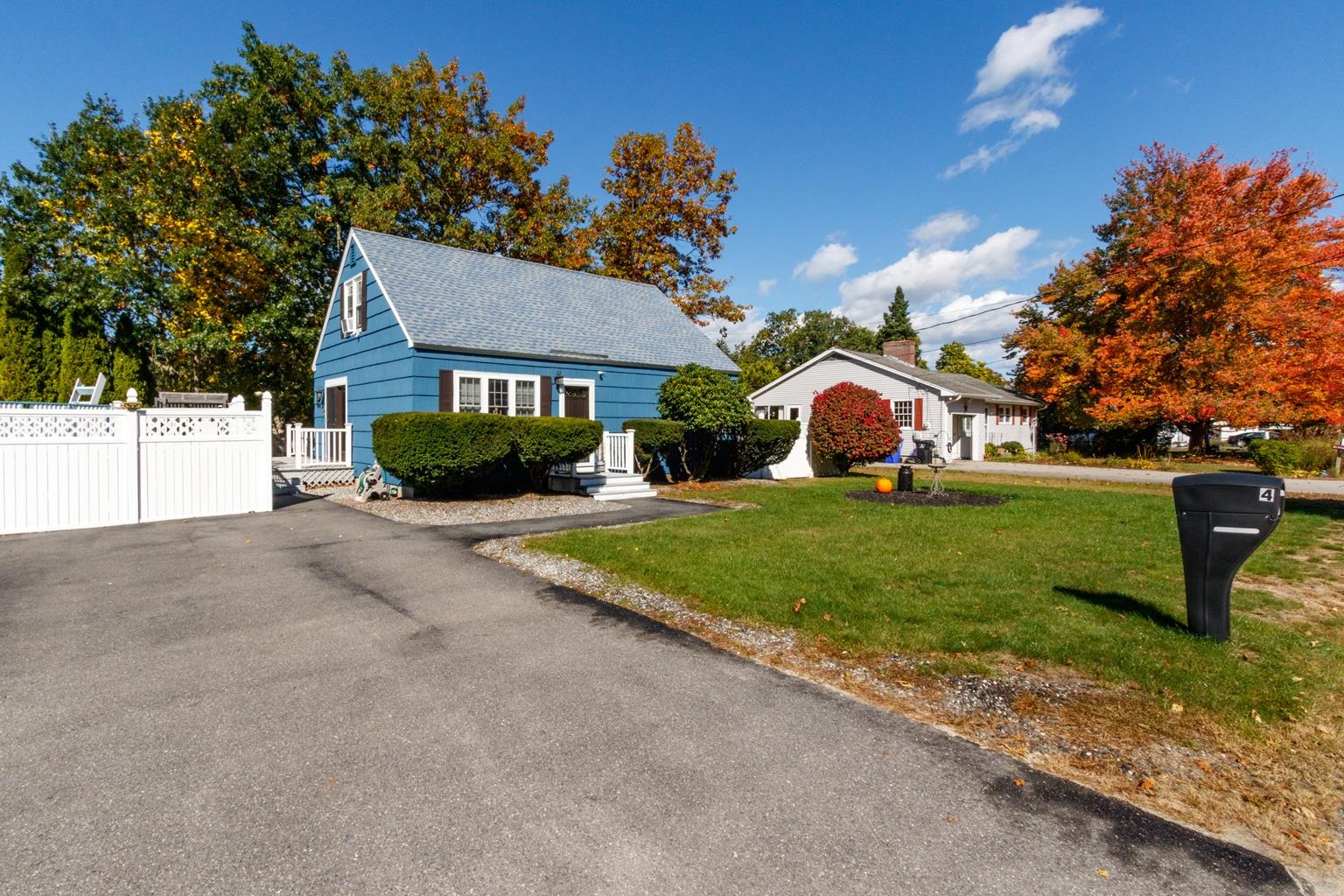 Photo 2 of Single family home for sale at 4 Blackstone St, Hudson, NH 03051 | MLS# 5113259 | Listing updated on 2026-10-07