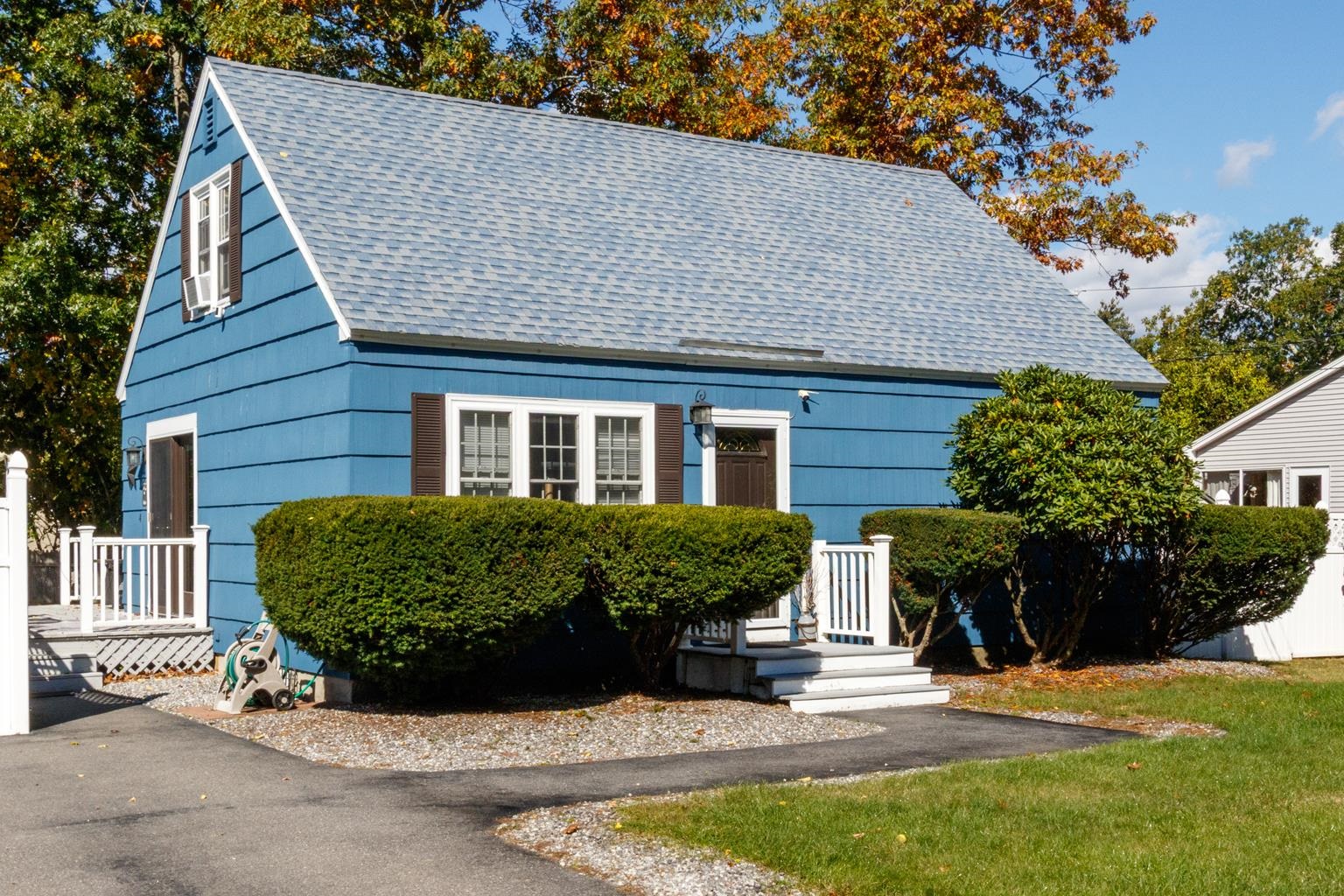 Photo 3 of Single family home for sale at 4 Blackstone St, Hudson, NH 03051 | MLS# 5113259 | Listing updated on 2026-10-07