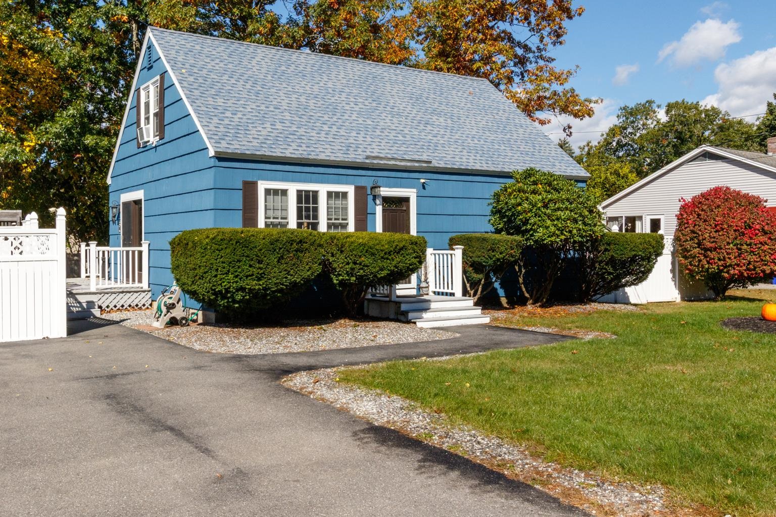 Photo 4 of Single family home for sale at 4 Blackstone St, Hudson, NH 03051 | MLS# 5113259 | Listing updated on 2026-10-07
