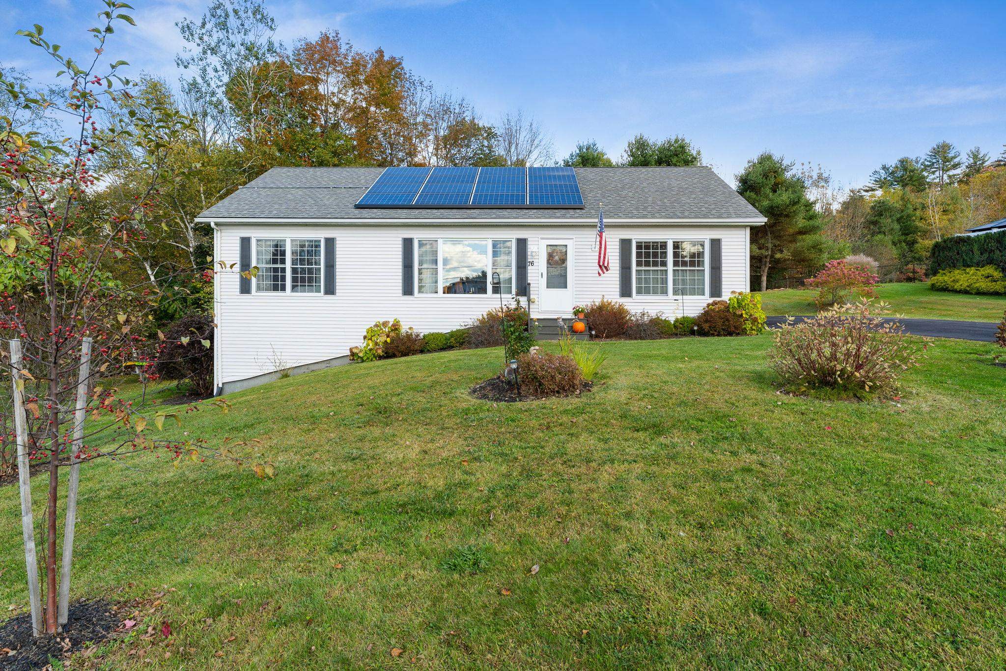 Photo 2 of Single family home for sale at 76 Onward St, Barre, VT 05641 | MLS# 5113292 | Listing updated on 2026-10-07