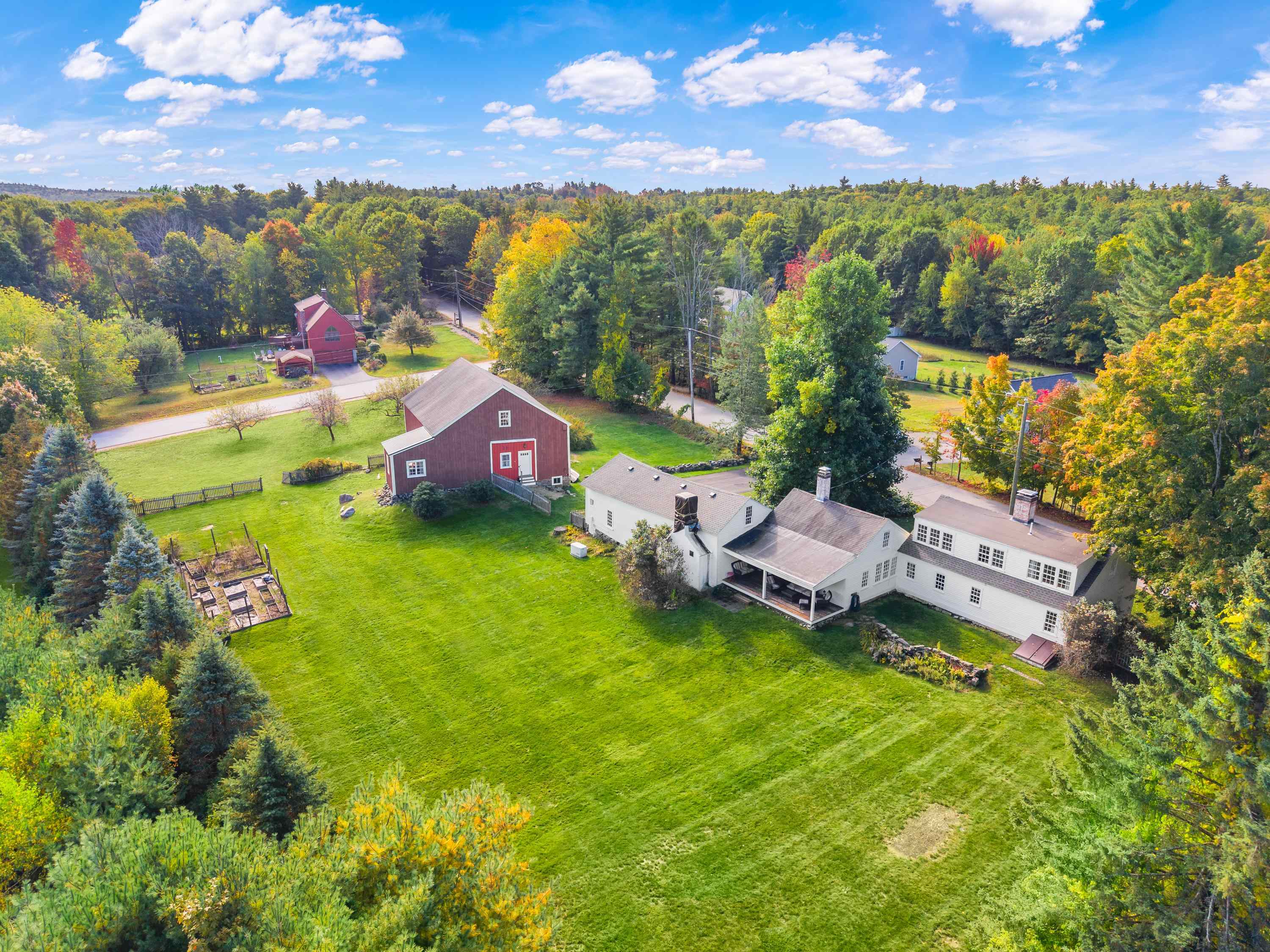 Photo 2 of Single family home for sale at 376 Ridge Rd, Northwood, NH 03261 | MLS# 5113298 | Listing updated on 2026-10-07