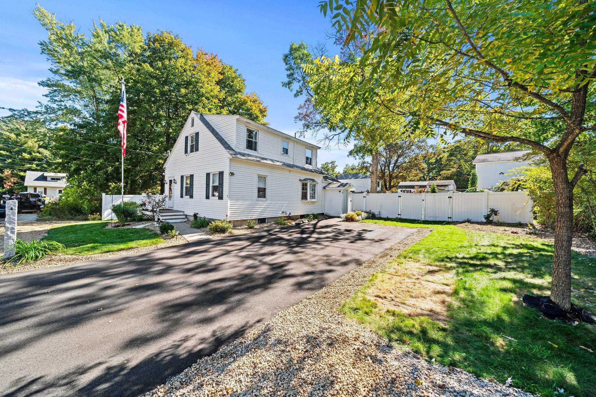 Photo 2 of Single family home for sale at 4 Hayward Pl, Hudson, NH 03051 | MLS# 5113324 | Listing updated on 2026-10-08