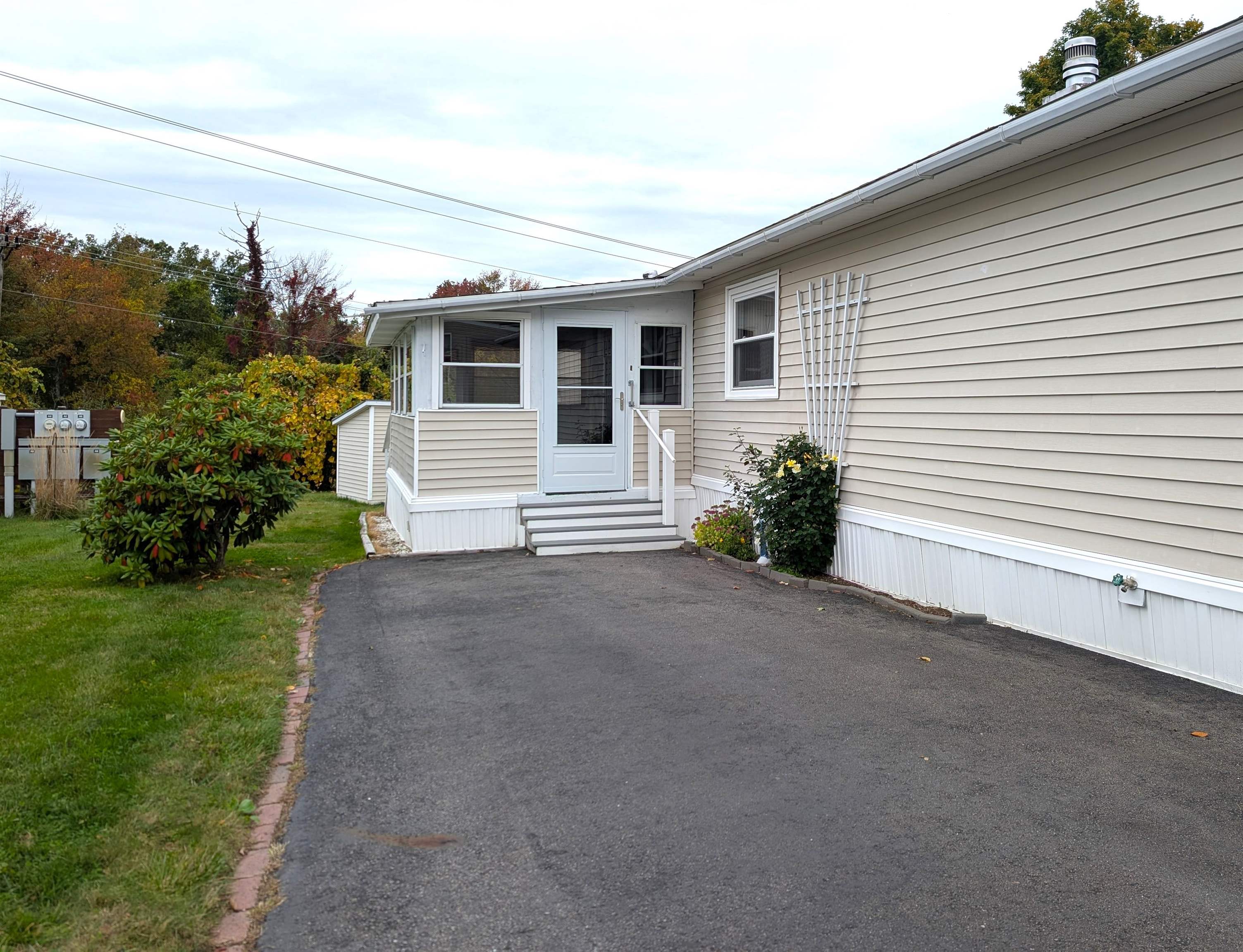 Photo 2 of Manufactured home for sale at 40 Hampton Rd #A6, Exeter, NH 03833 | MLS# 5113347 | Listing updated on 2026-10-08