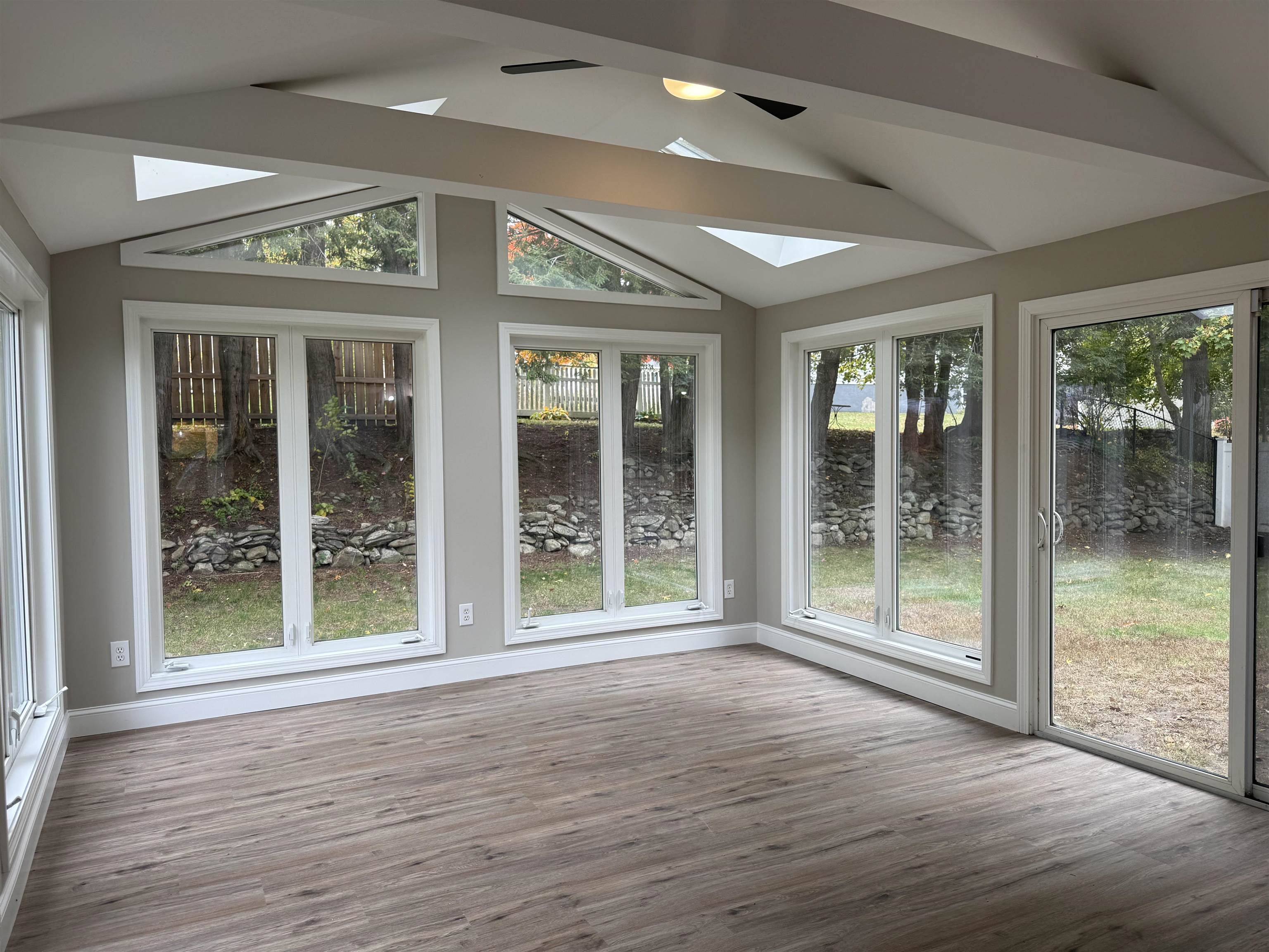 Photo 1 of Single family home for sale at 15 Meade St, Nashua, NH 03064 | MLS# 5114323 | Listing updated on 2026-10-17