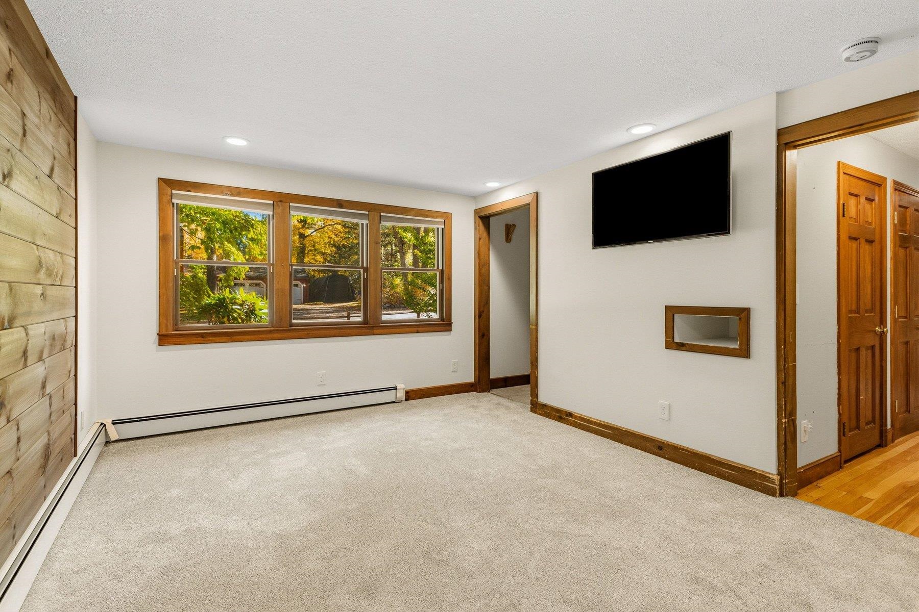 Photo 23 of 52