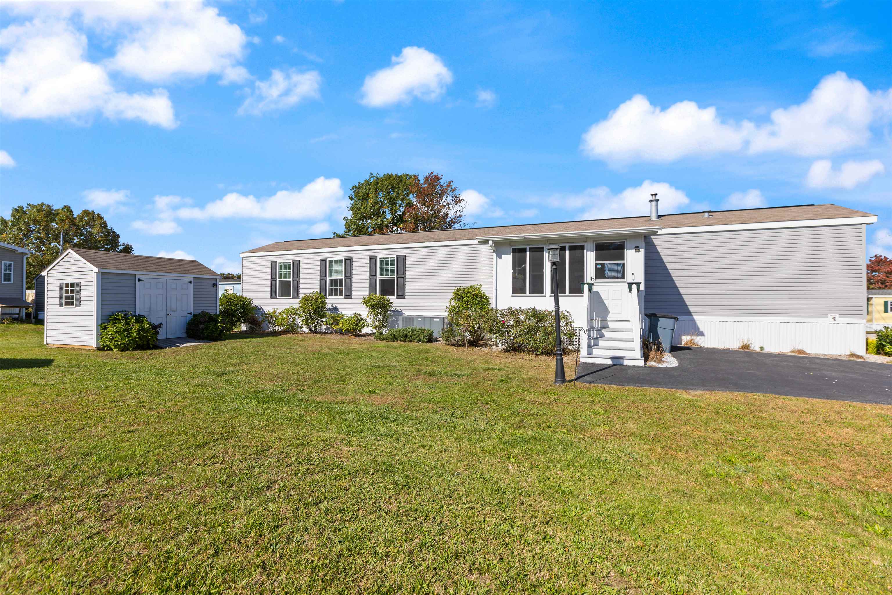 Photo 2 of Manufactured home for sale at 150 Garden St, Seabrook, NH 03874 | MLS# 5114719 | Listing updated on 2026-10-17