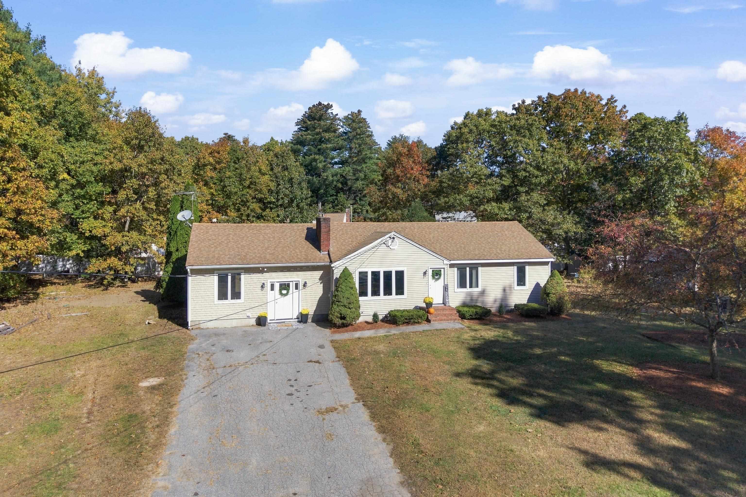 Photo 4 of Single family home for sale at 7 Tokanel Rd, Windham, NH 03087 | MLS# 5114760 | Listing updated on 2026-10-23
