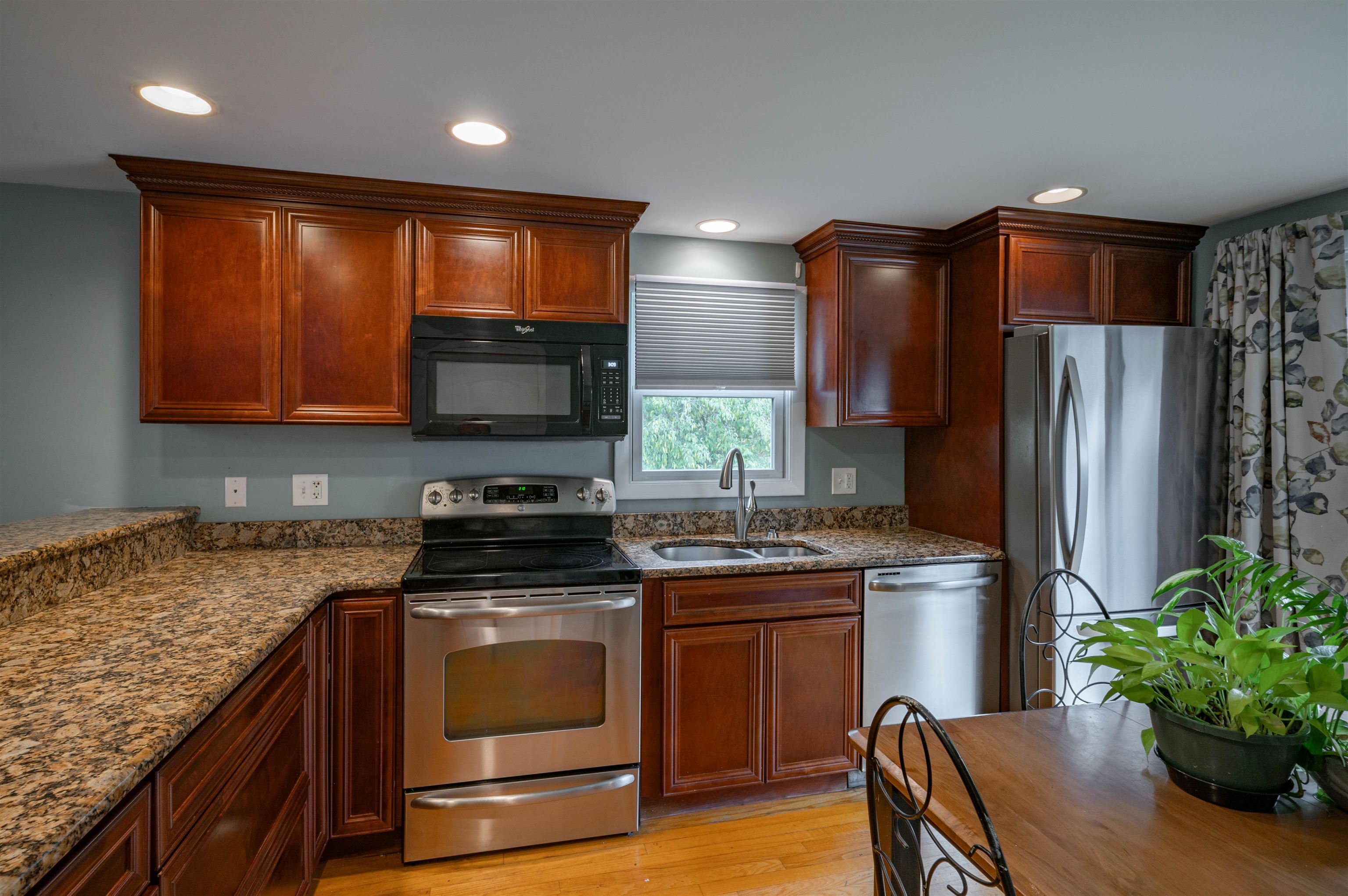 Photo 4 of Single family home for sale at 19 Sanders Rd, Hudson, NH 03051 | MLS# 5114769 | Listing updated on 2026-10-18