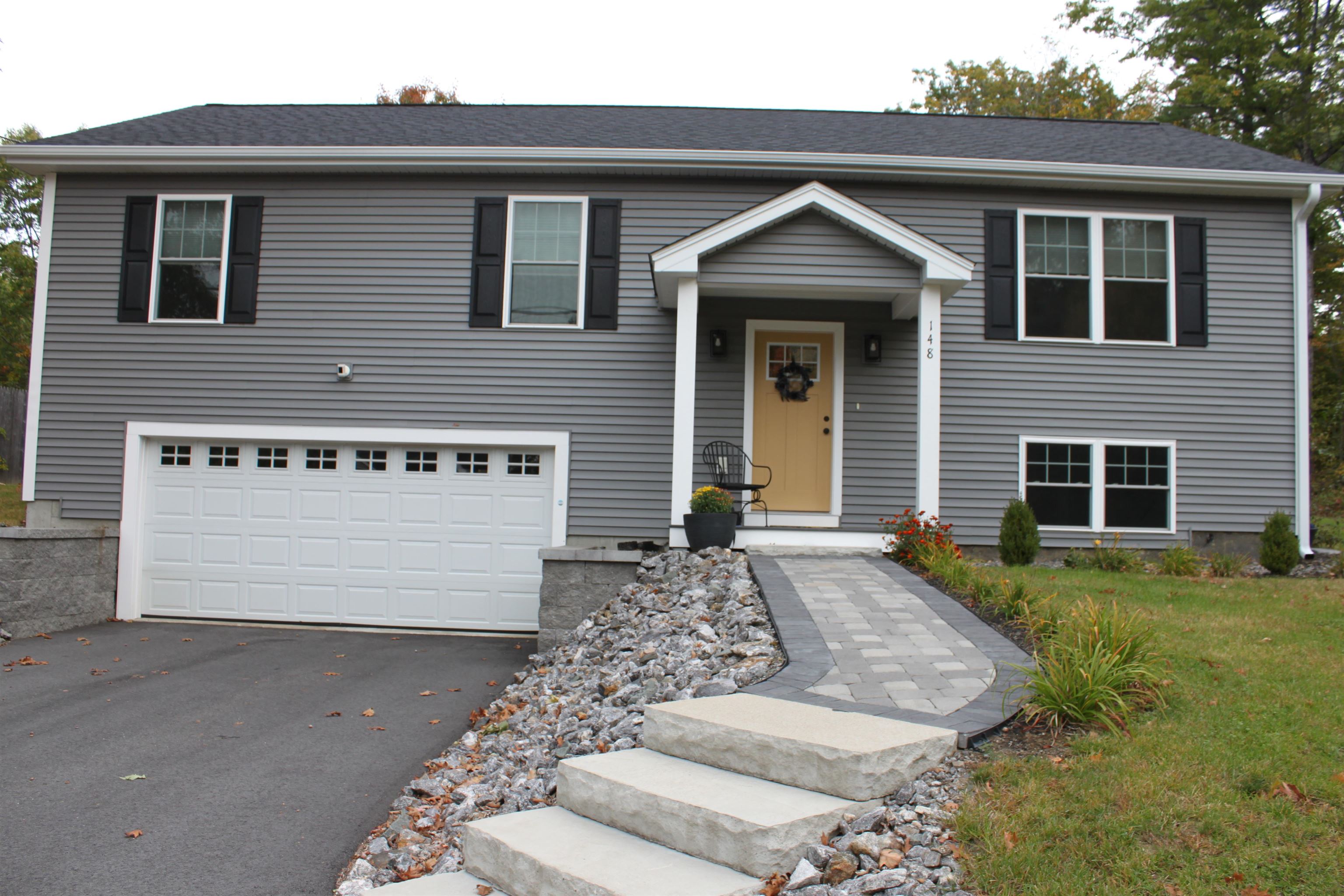 Photo 2 of Single family home for sale at 148 Old Dover Rd, Rochester, NH 03867 | MLS# 5114783 | Listing updated on 2026-10-19