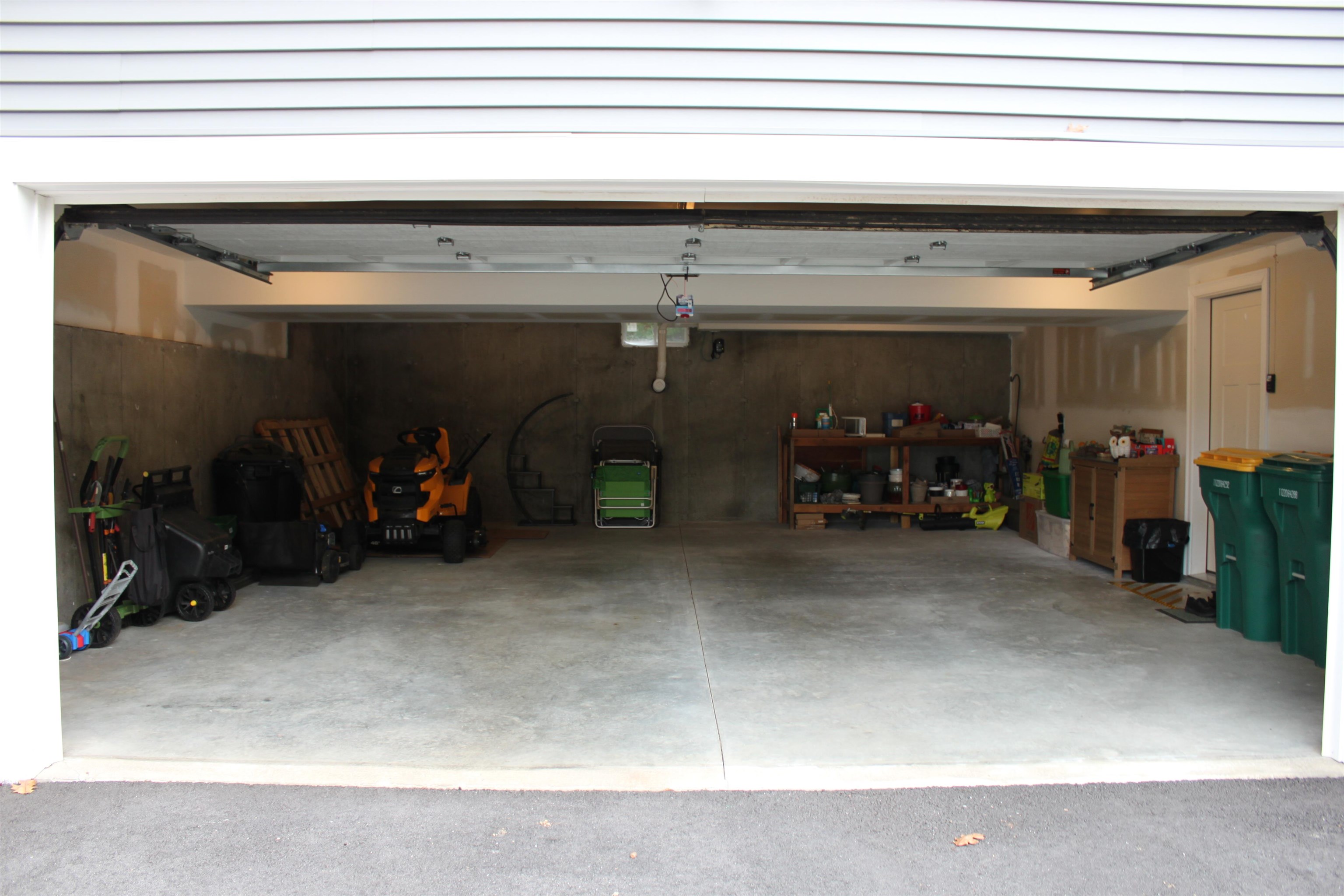 Photo 3 of Single family home for sale at 148 Old Dover Rd, Rochester, NH 03867 | MLS# 5114783 | Listing updated on 2026-10-19