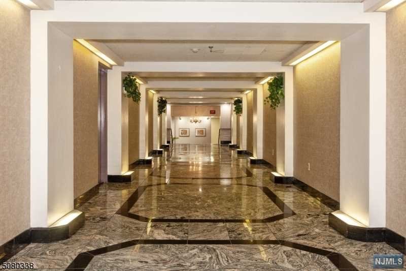 Photo 2 of Condominium at 111 Mulberry St #5H, Newark, NJ 07102 | MLS# 21032777 |  | Sold on 2022-02-02