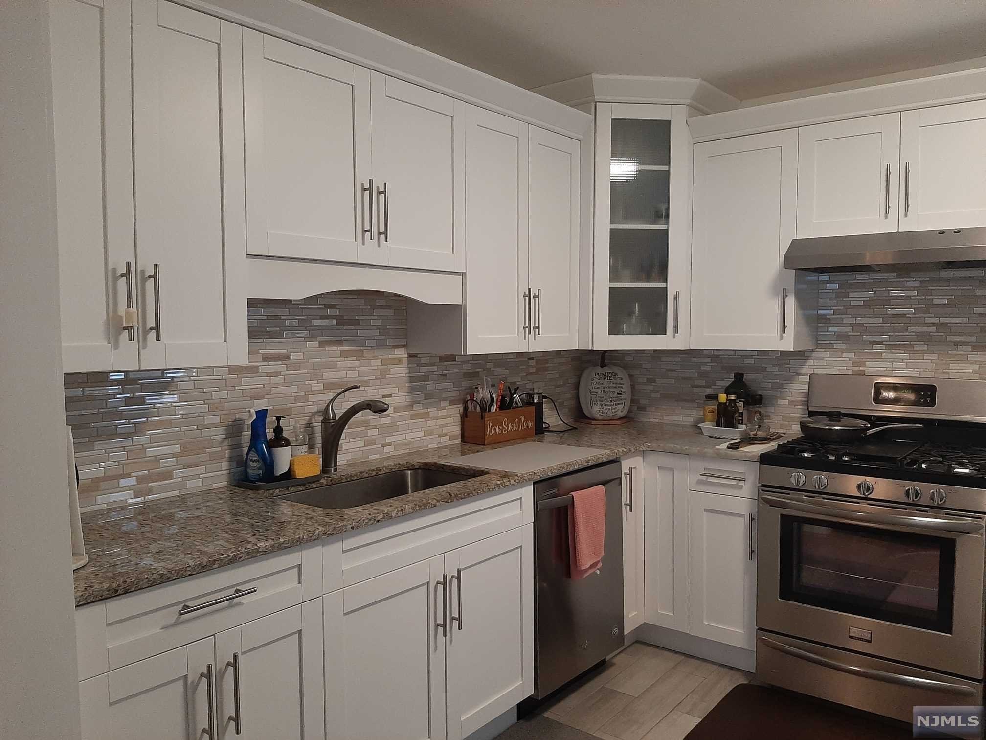 Photo 2 of Condominium at 2160 Center Ave #5I, Fort Lee, NJ 07024 | MLS# 21035218 |  | Sold on 2022-01-28