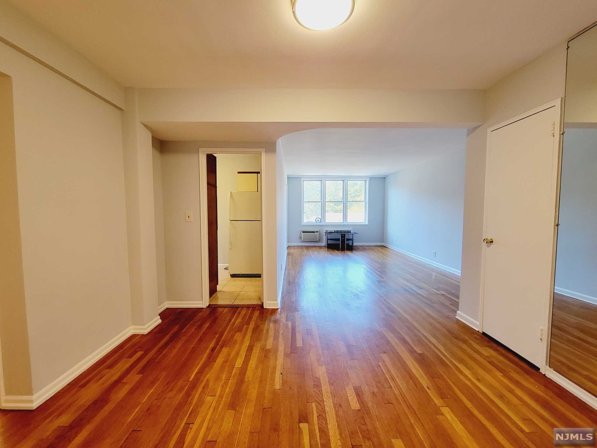 Photo 1 of Condominium at 2160 Center Ave #4B, Fort Lee, NJ 07024 | MLS# 21043199 |  | Sold on 2021-11-30