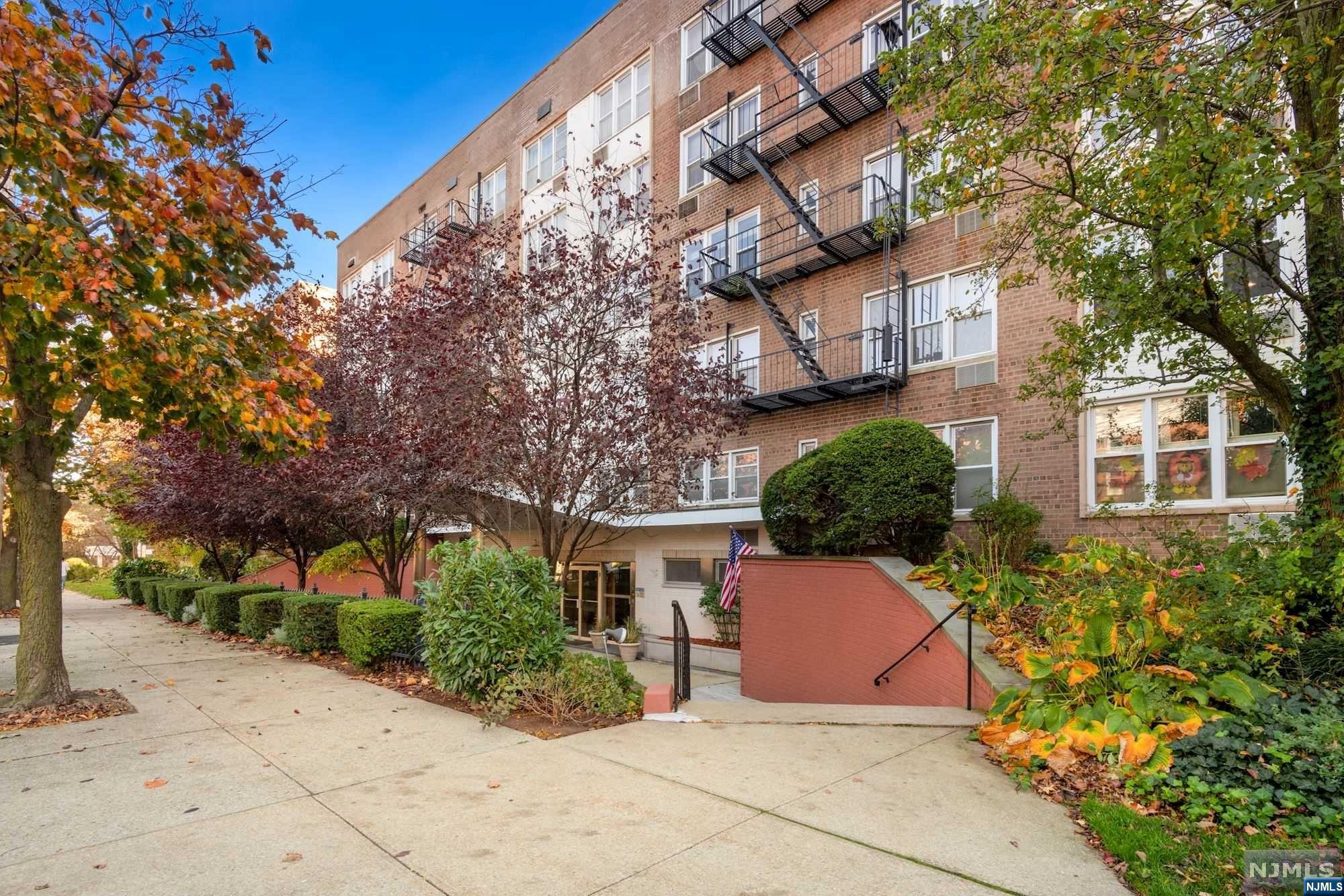 2160-center-ave-2n-fort-lee-nj-07024/hzid_2e4fbd6f