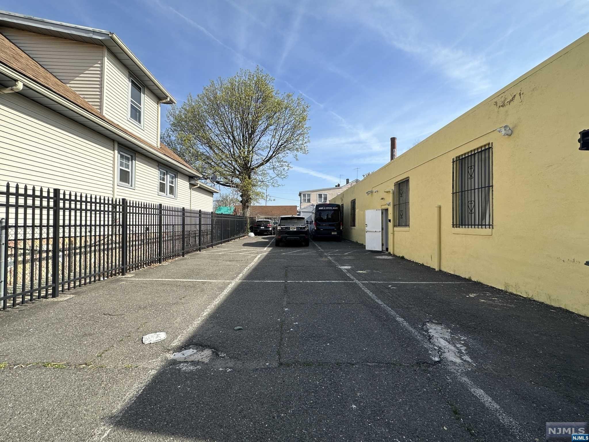 85-89 Sassafras Street — photo 4
